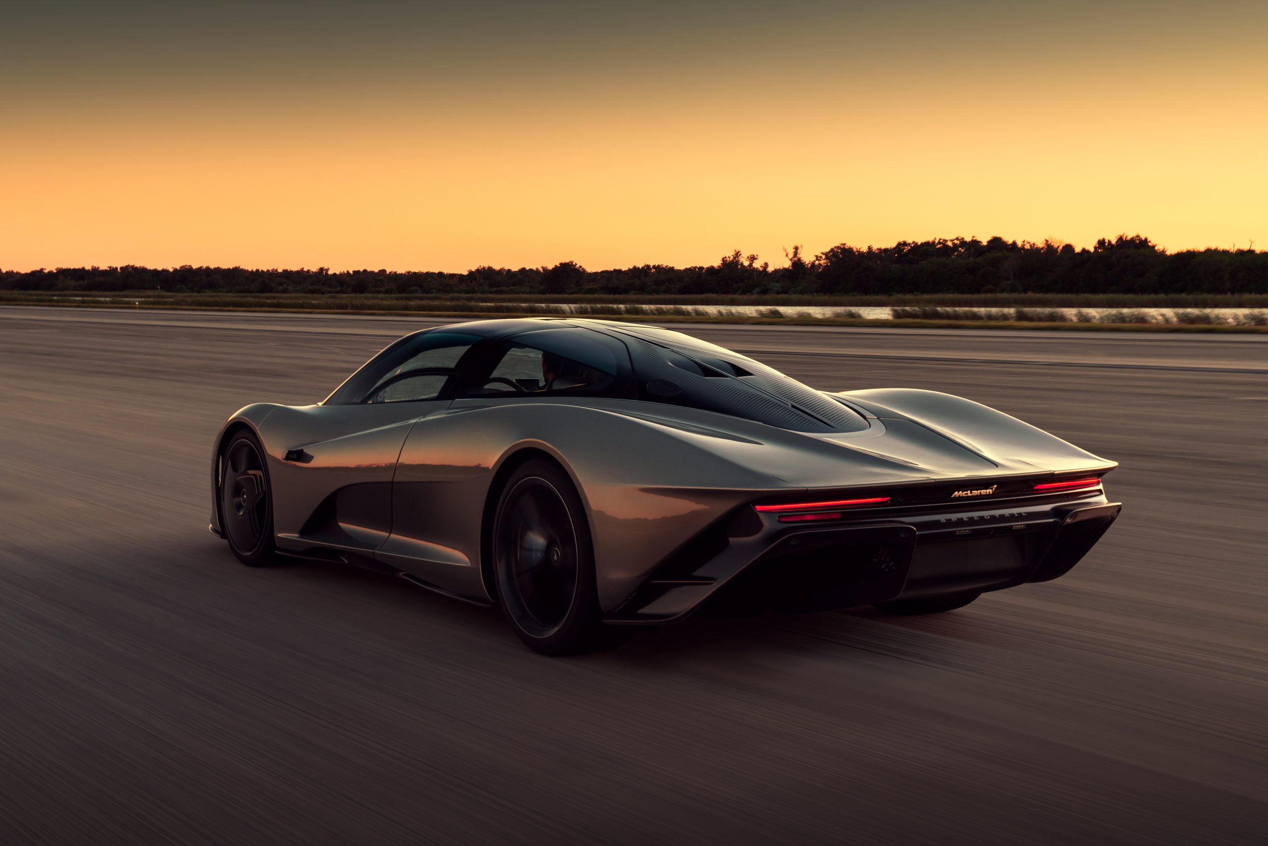 McLaren Speedtail la hypercar ibrida