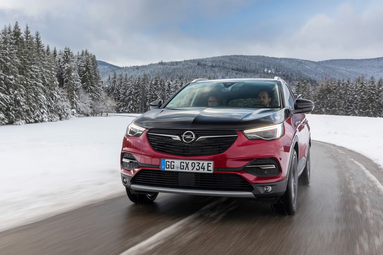 Opel Grandland X ibrido plug-in