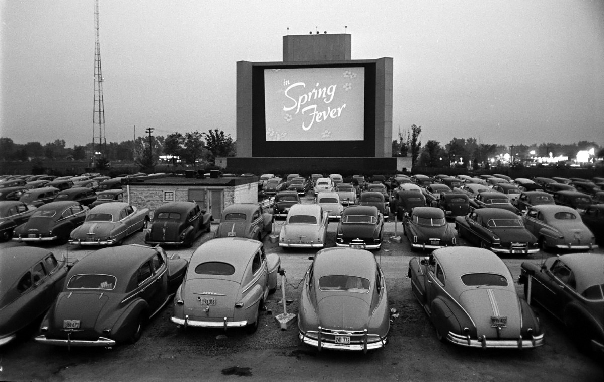 Cinema drive-in