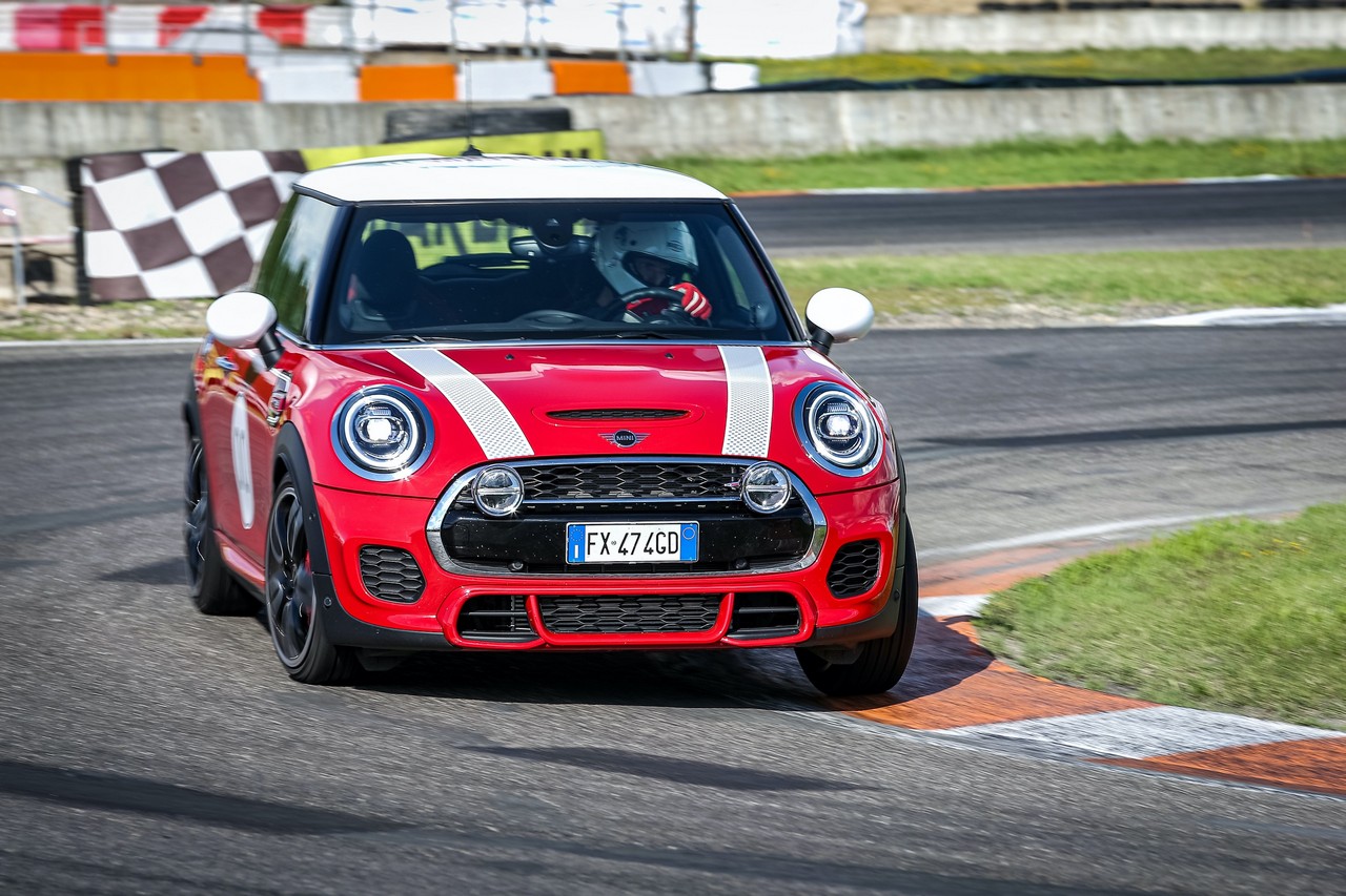 mini john cooper works challenge edition