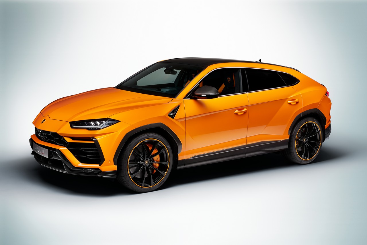 Con i fondi del Covid si compra una Lamborghini Urus: uomo finisce nei guai in Texas