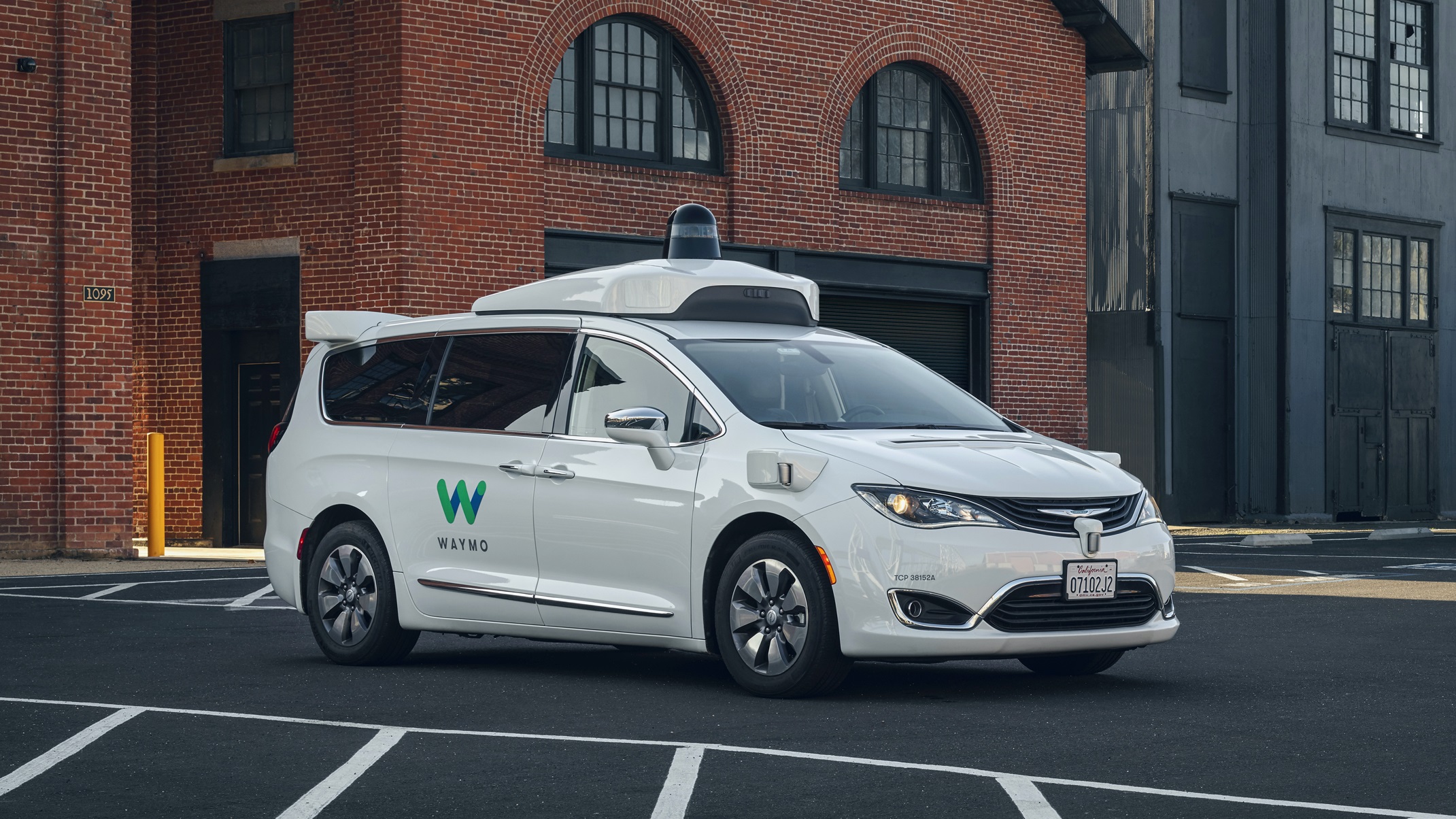 FCA Waymo Chrysler Pacifica