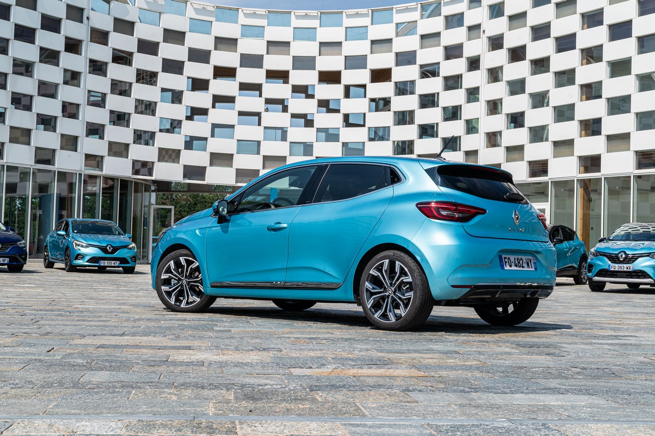 renault clio ibrida e-tech