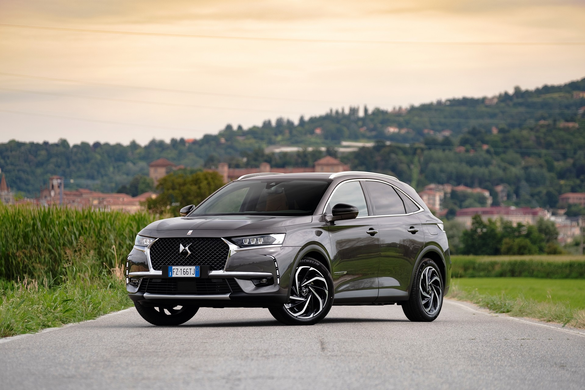 DS 7 Crossback E-Tense 4×4 | Prova su strada, interni, motore e prezzo