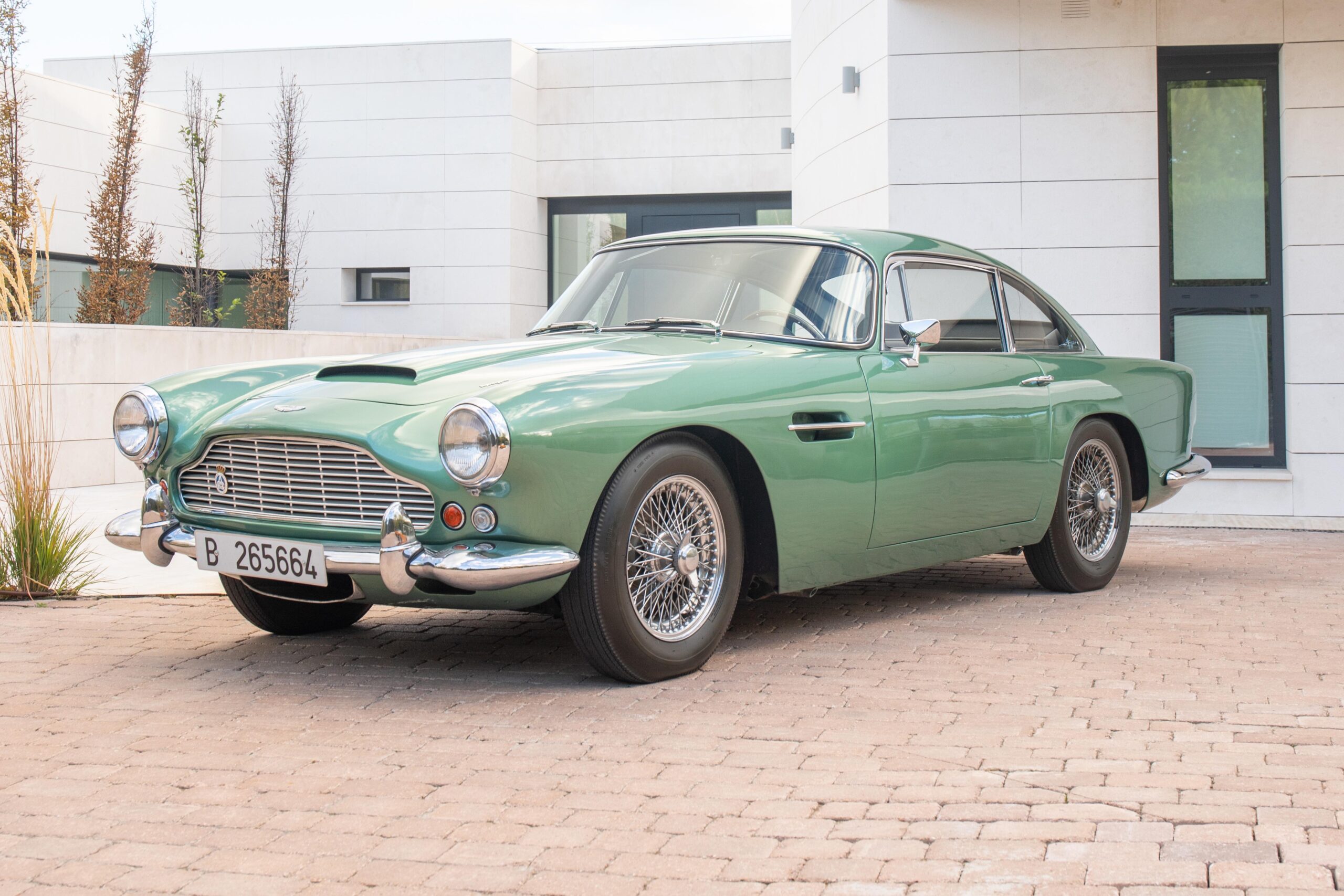 aston martin db4