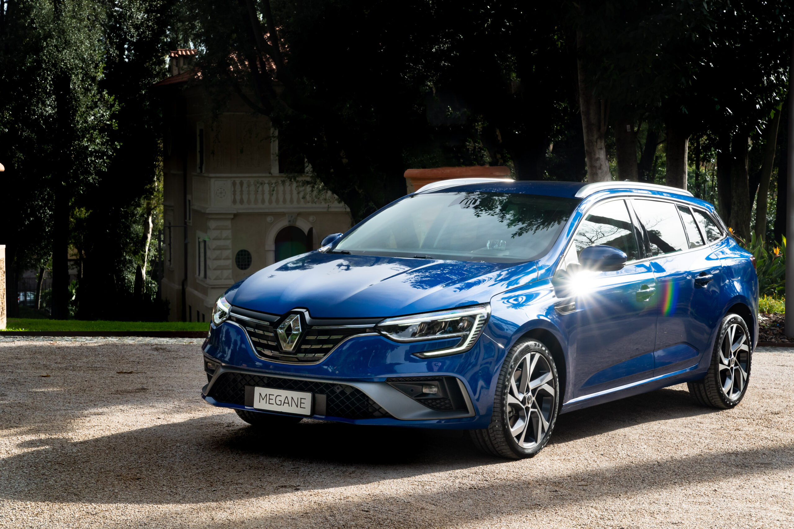 renault megane sporter e-tech