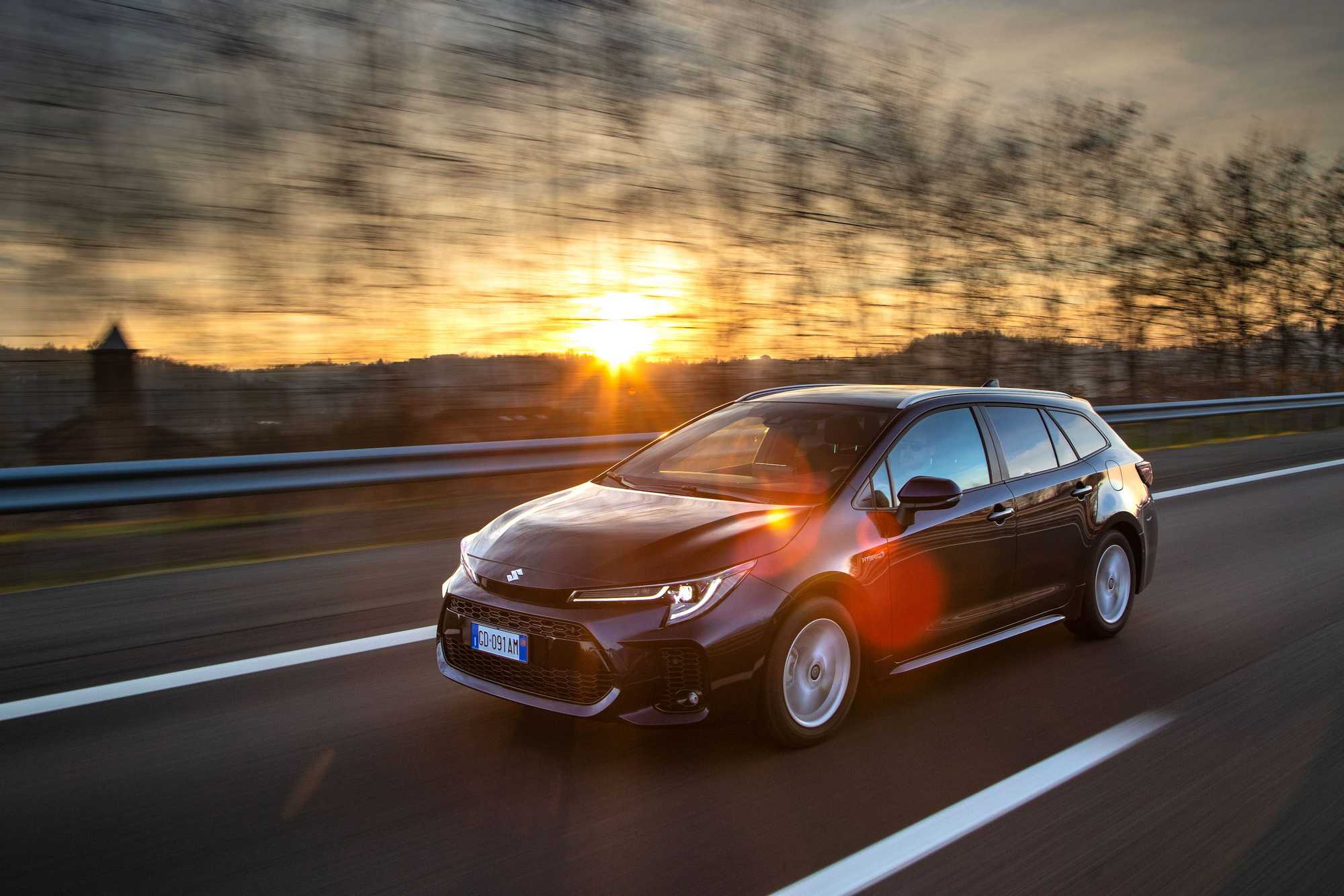 Suzuki Hybrid: tutti gli eco incentivi per guidare le ibride giapponesi