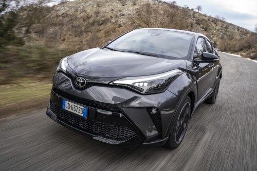 Toyota C-HR GR Sport: esterni, motori e prezzi