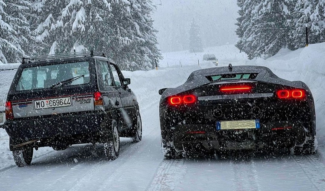 panda 4x4 vs ferrari sf90 stradale