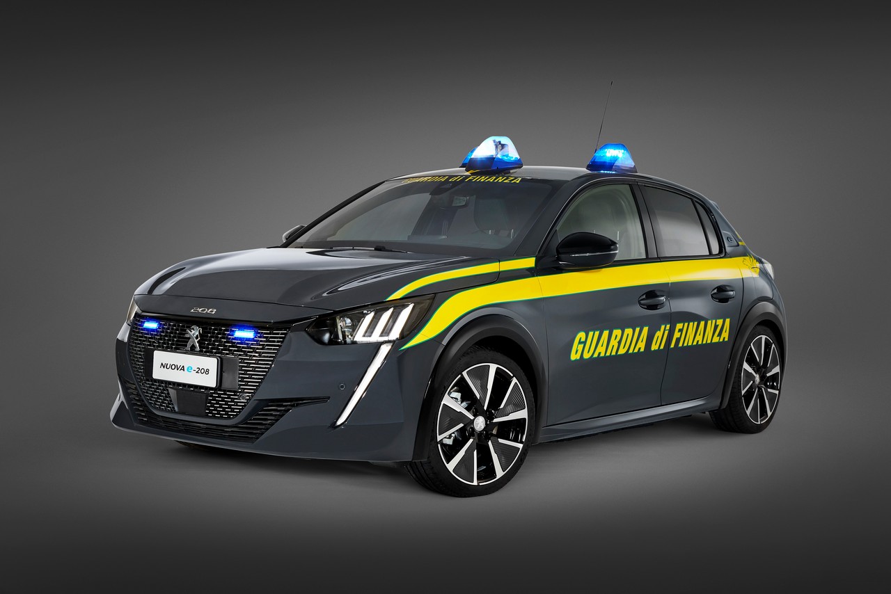 peugeot e-208 guardia di finanza