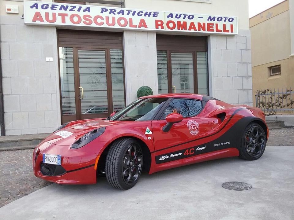 alfa romeo 4c scuola guida