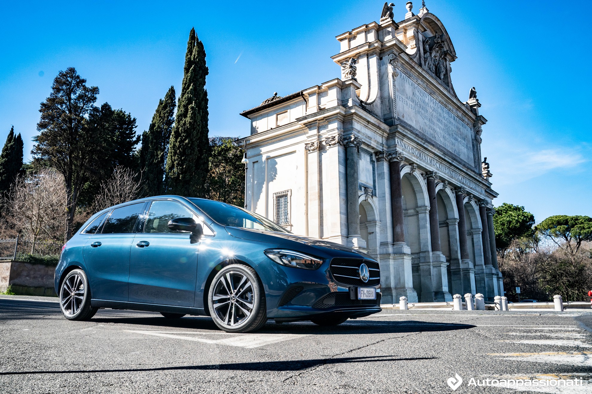 Mercedes Classe B 250e Plug-In: Prova su strada, motore, consumi e prezzo