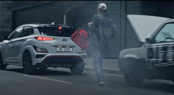 La Hyundai Kona N deride la storica Fiat Panda [VIDEO]