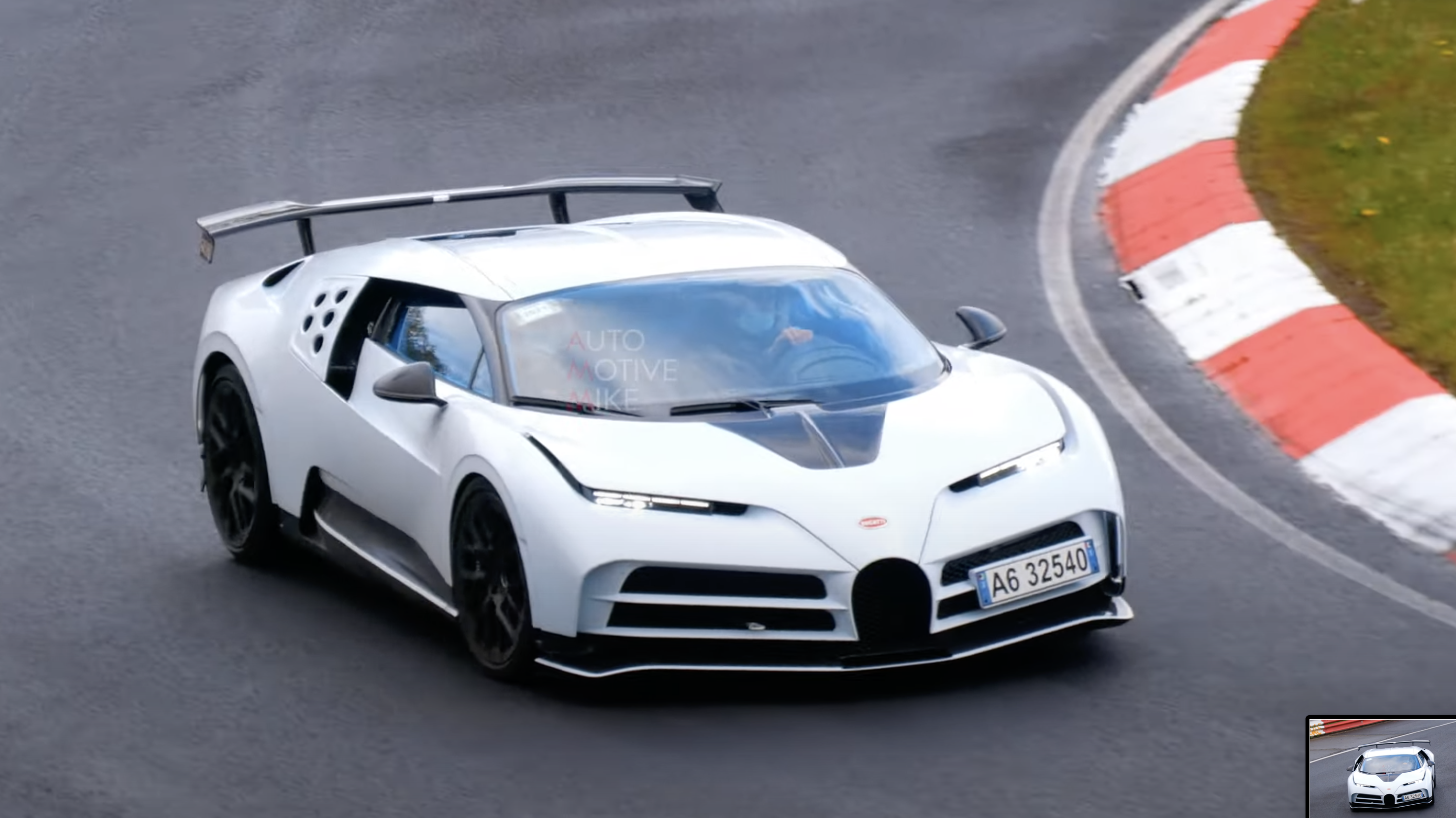 Sorpresa al Nurburgring la Bugatti Centodieci in veste definitiva