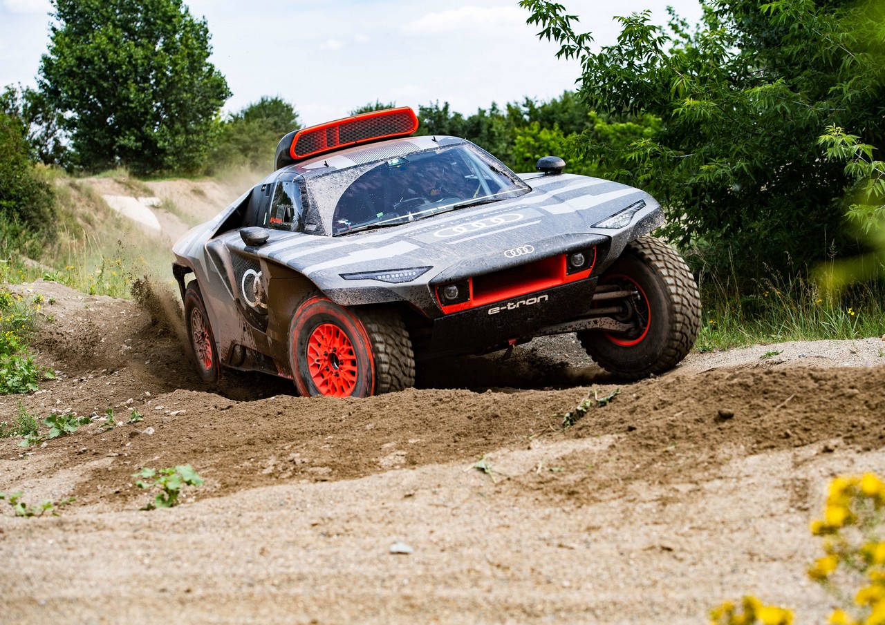 audi rs q e-tron dakar