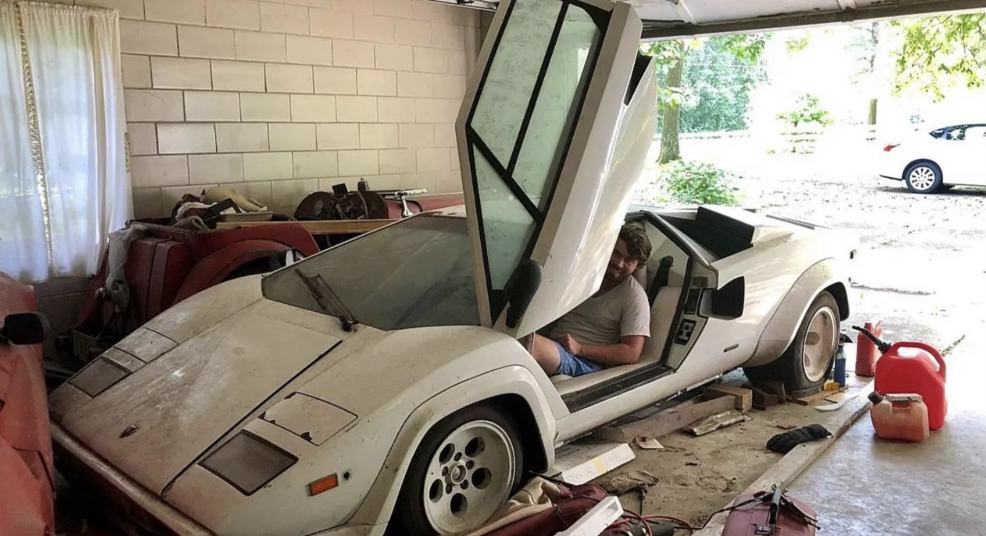 Lamborghini Countach: trovato in garage un esemplare intonso