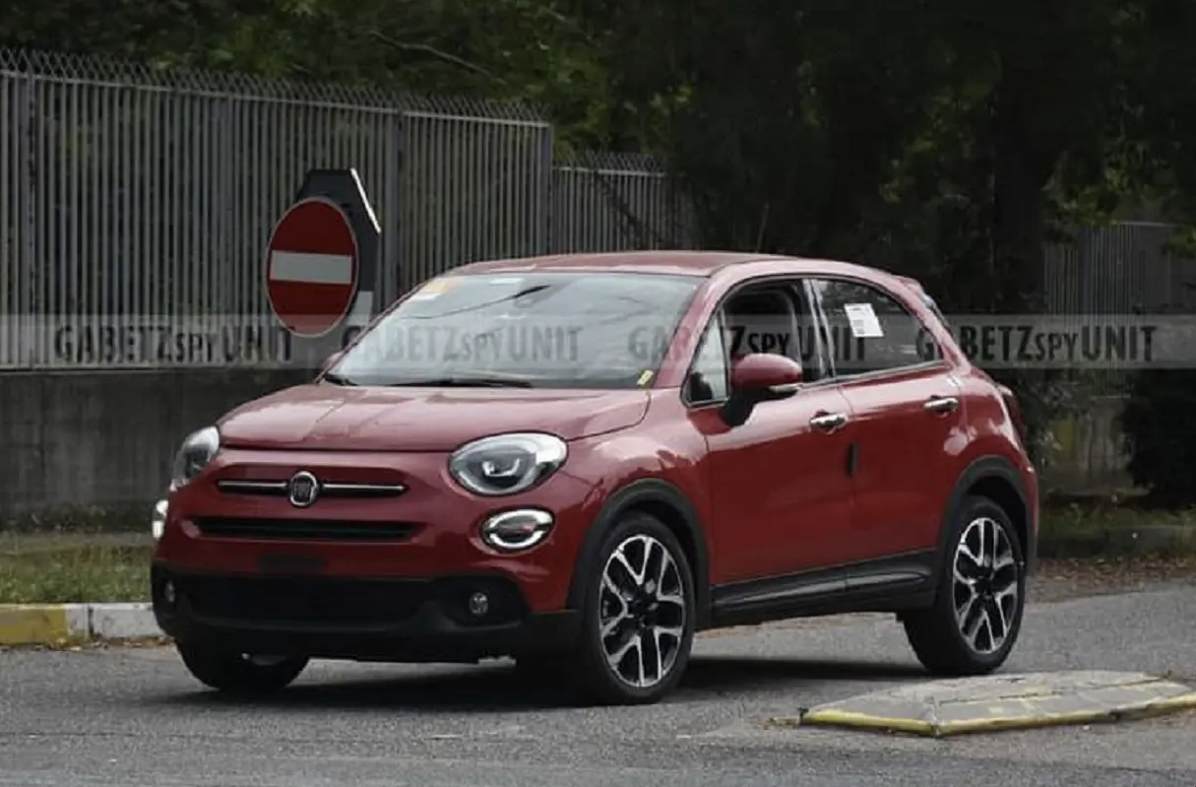 Fiat 500X ibrida: quando debutterà e cosa sappiamo