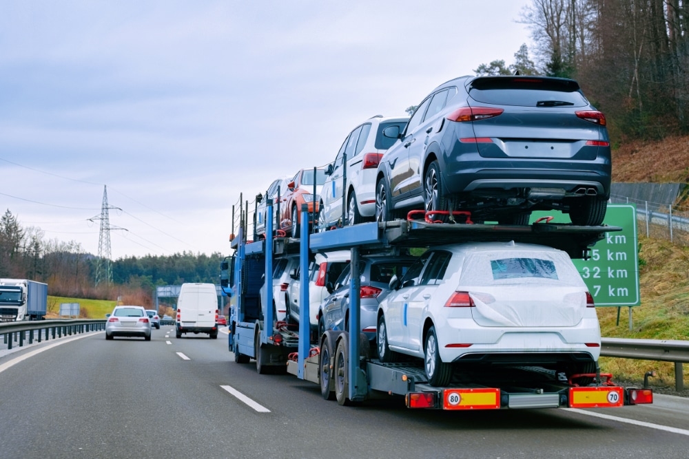 Trasporto auto su strada: come funziona il servizio