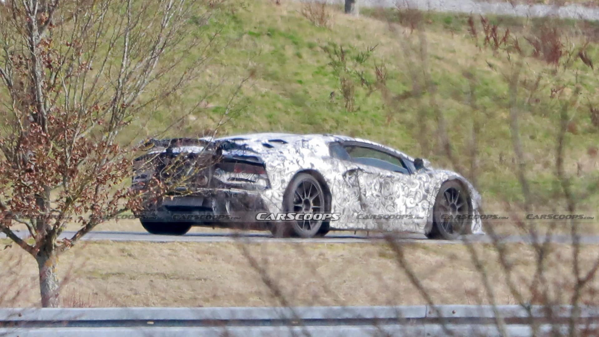 2023-Lamborghini-Aventador-Successor-Mule-Scoop-4