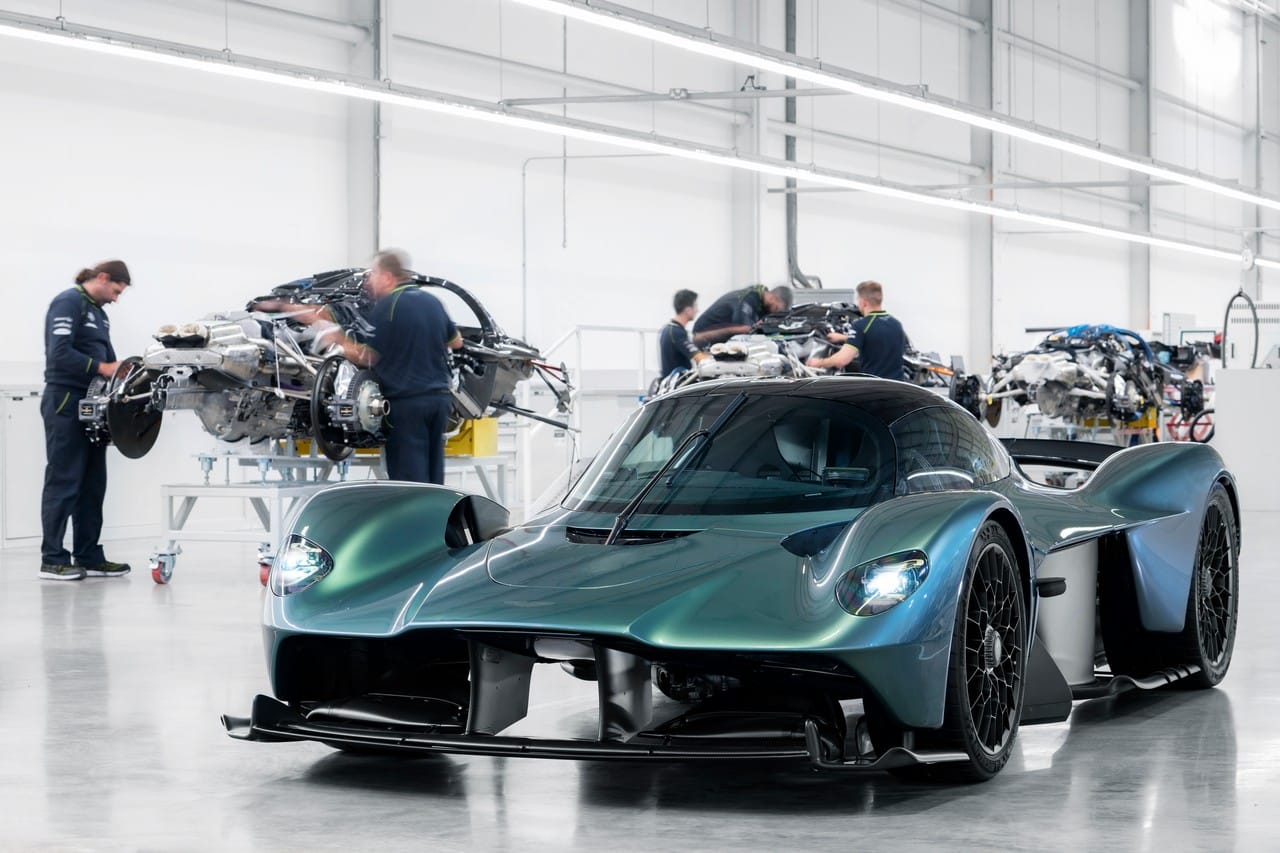 Aston Martin Valkyrie_01