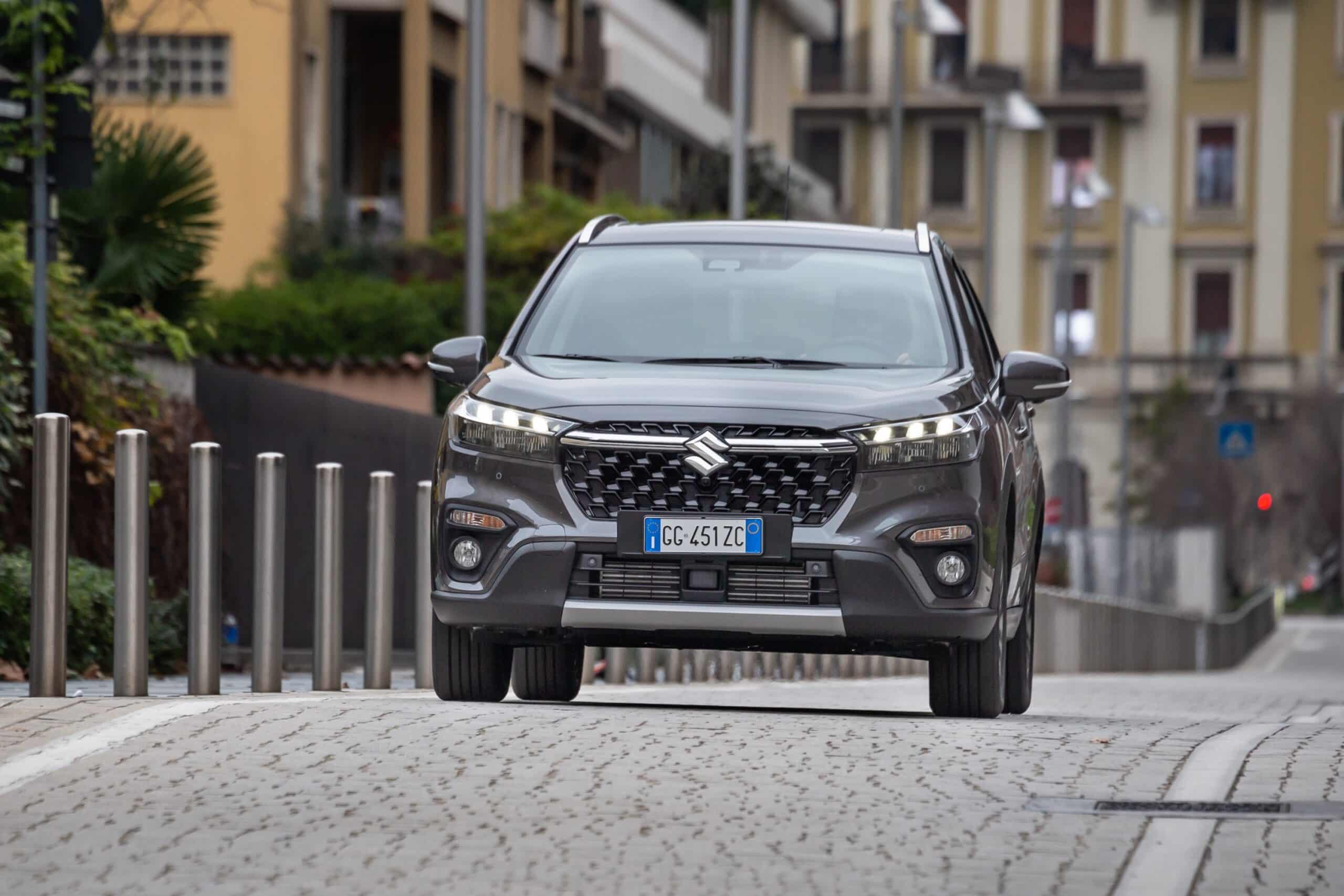 Porte aperte Suzuki S-Cross Hybrid: pronta la prima offerta per gennaio