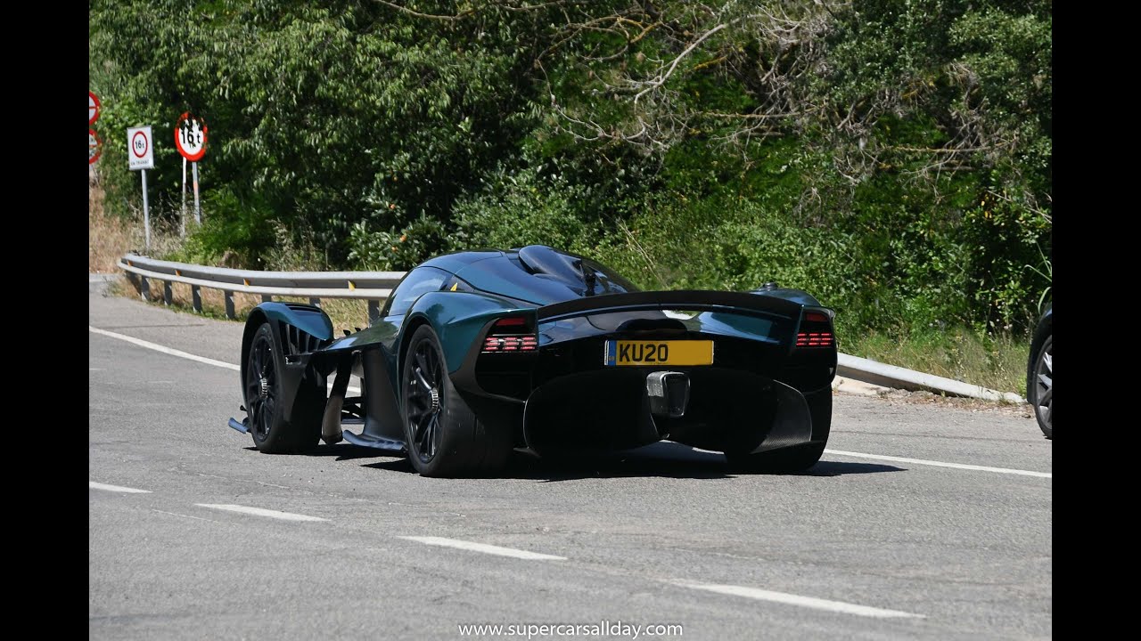 Aston Martin Valkyrie su strada pubblica: il suo V12 urla come ai vecchi tempi [VIDEO]