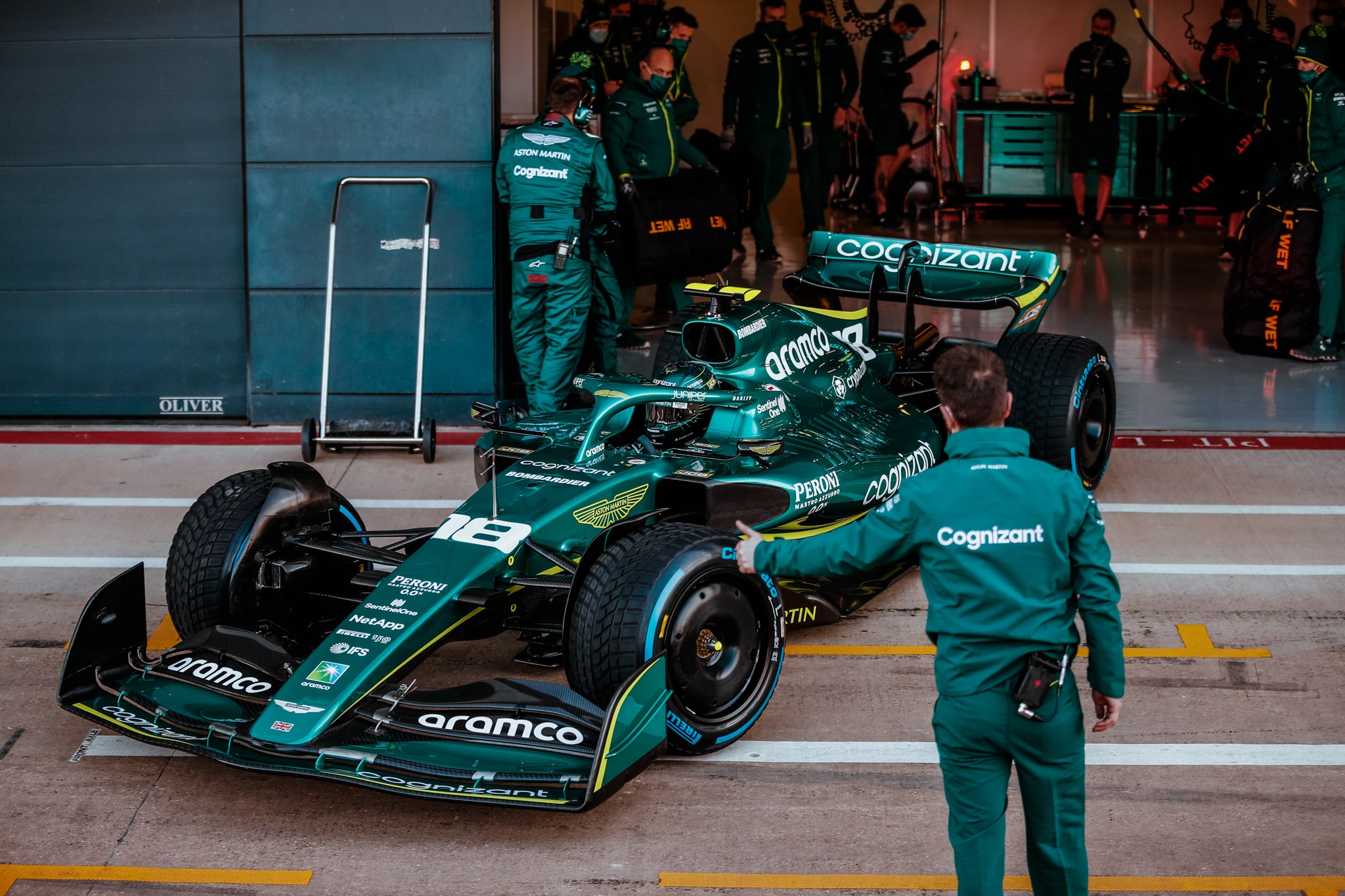 Aston Martin AMR22: lo shakedown a Silverstone subito dopo la presentazione