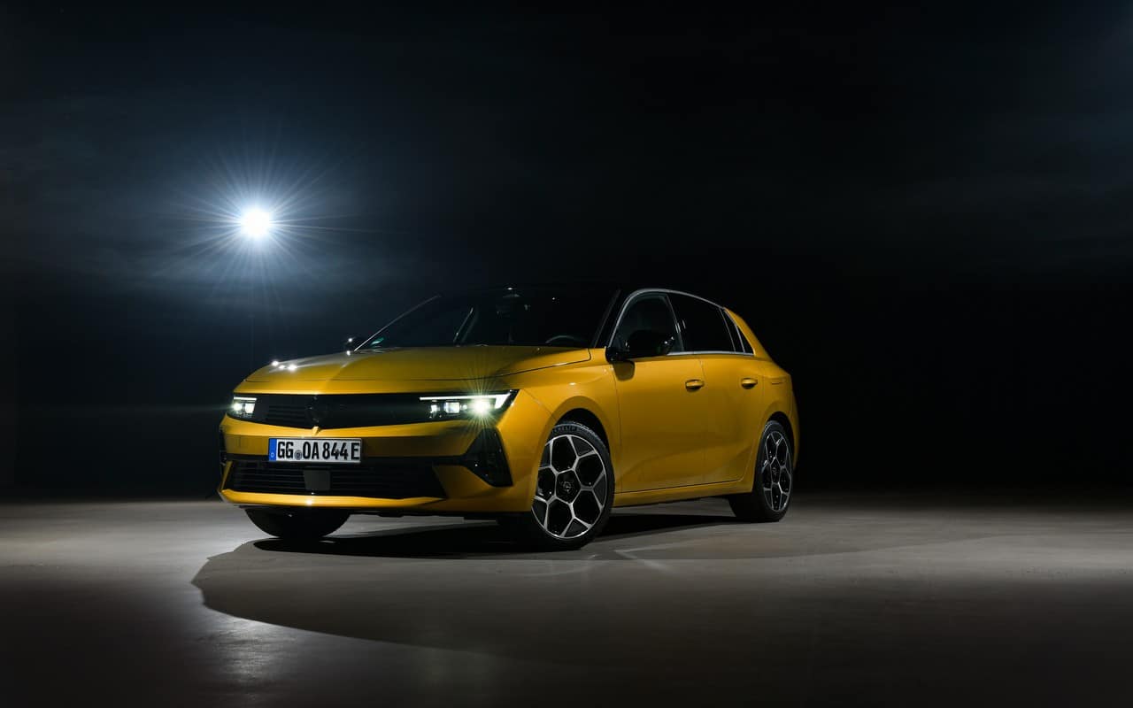 I fari IntelliLux LED Pixel di nuova Opel Astra: come funzionano?