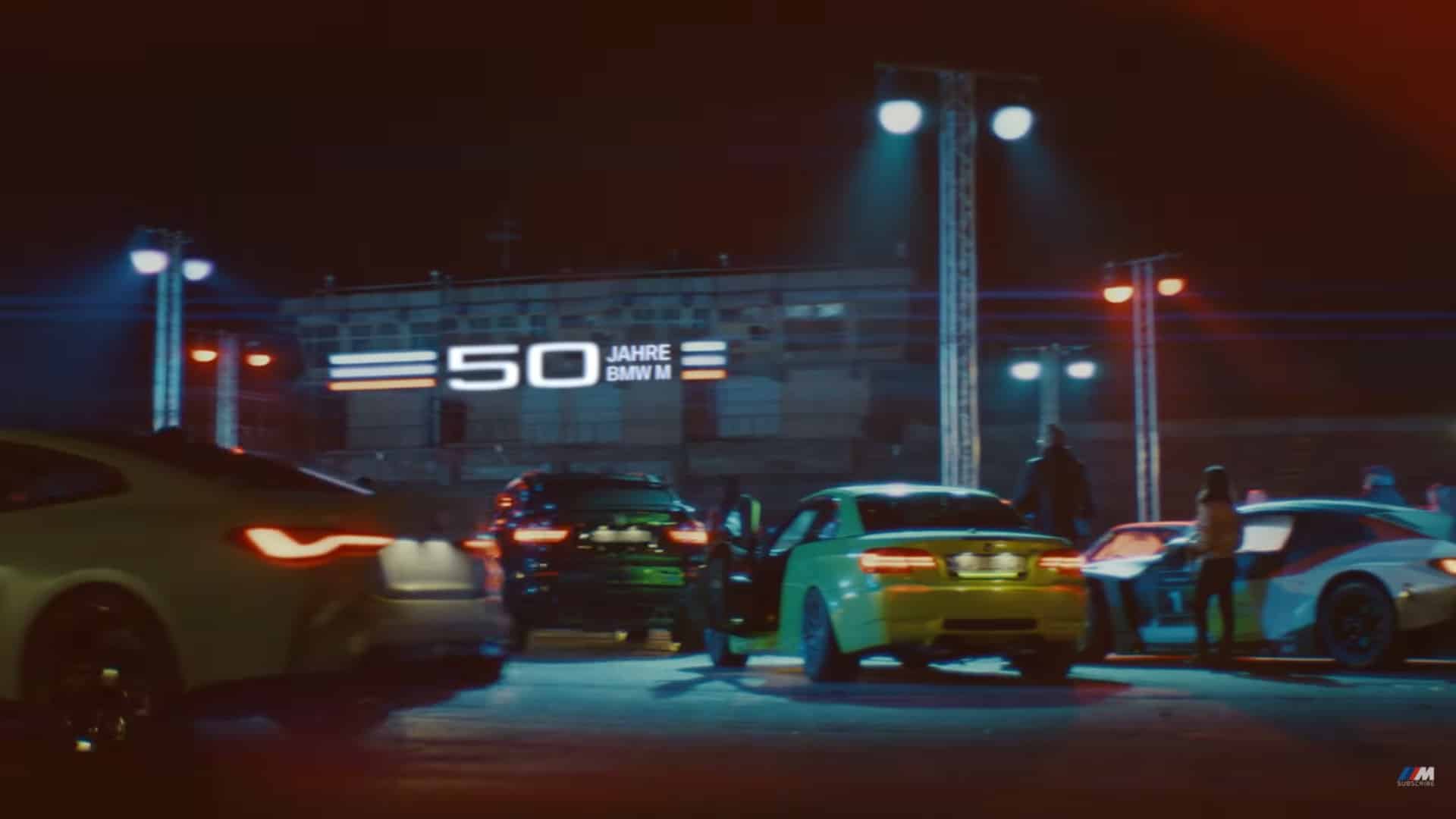 BMW M4 CSL, il suo teaser mascherato in un video