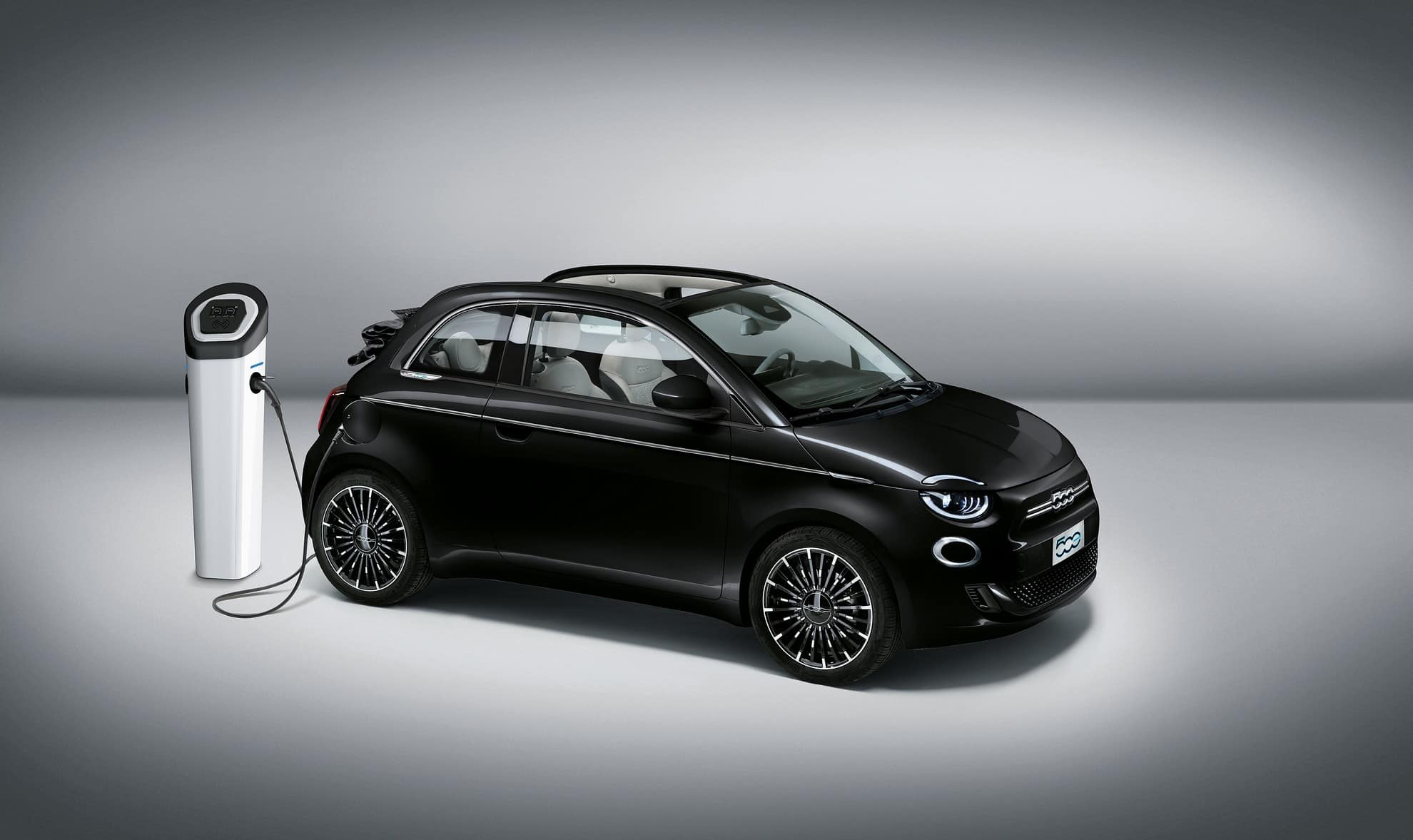 Fiat 500 elettrica “La Prima” si rinnova con l’edizione by Bocelli