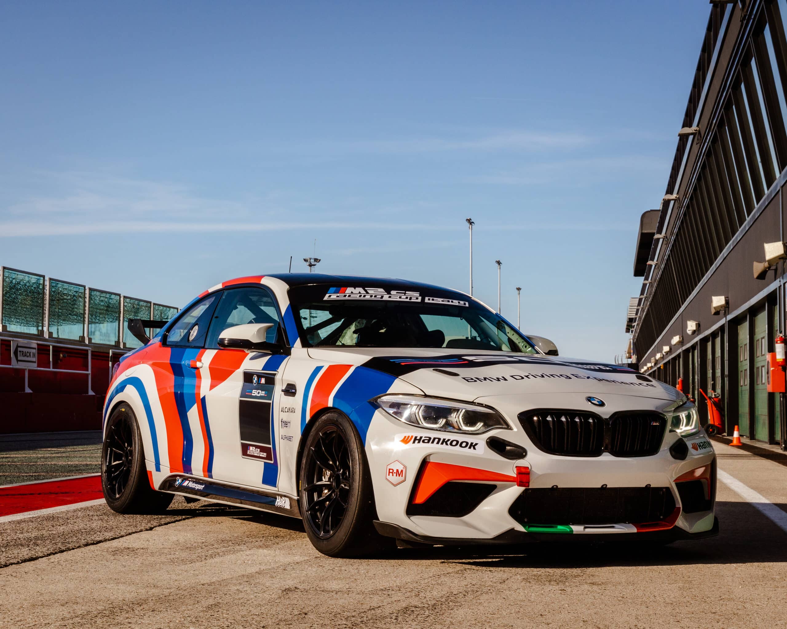 BMW M2 CS Racing