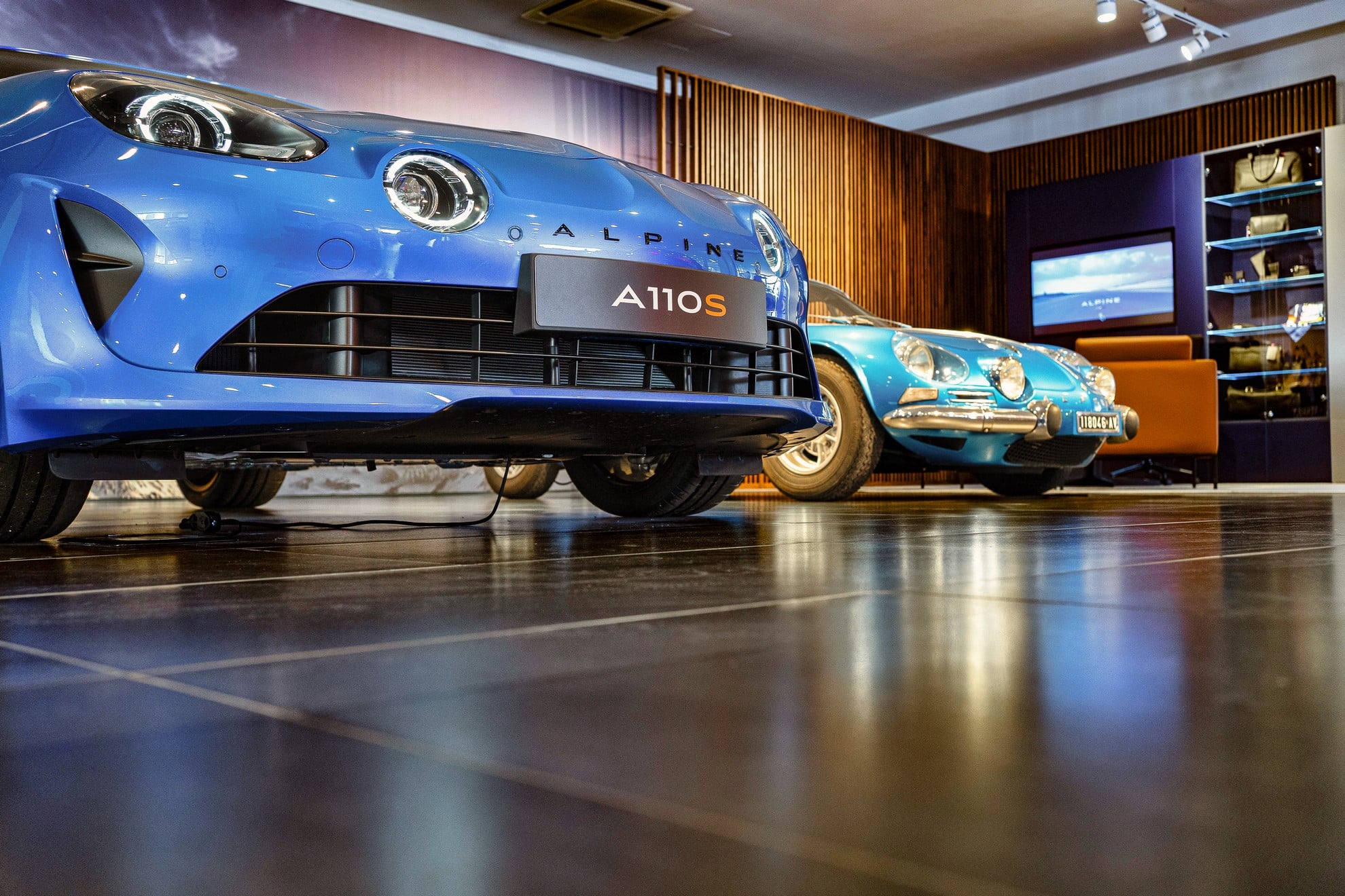 Alpine apre 4 nuovi showroom in Italia: Firenze, Udine, Caserta e Bari