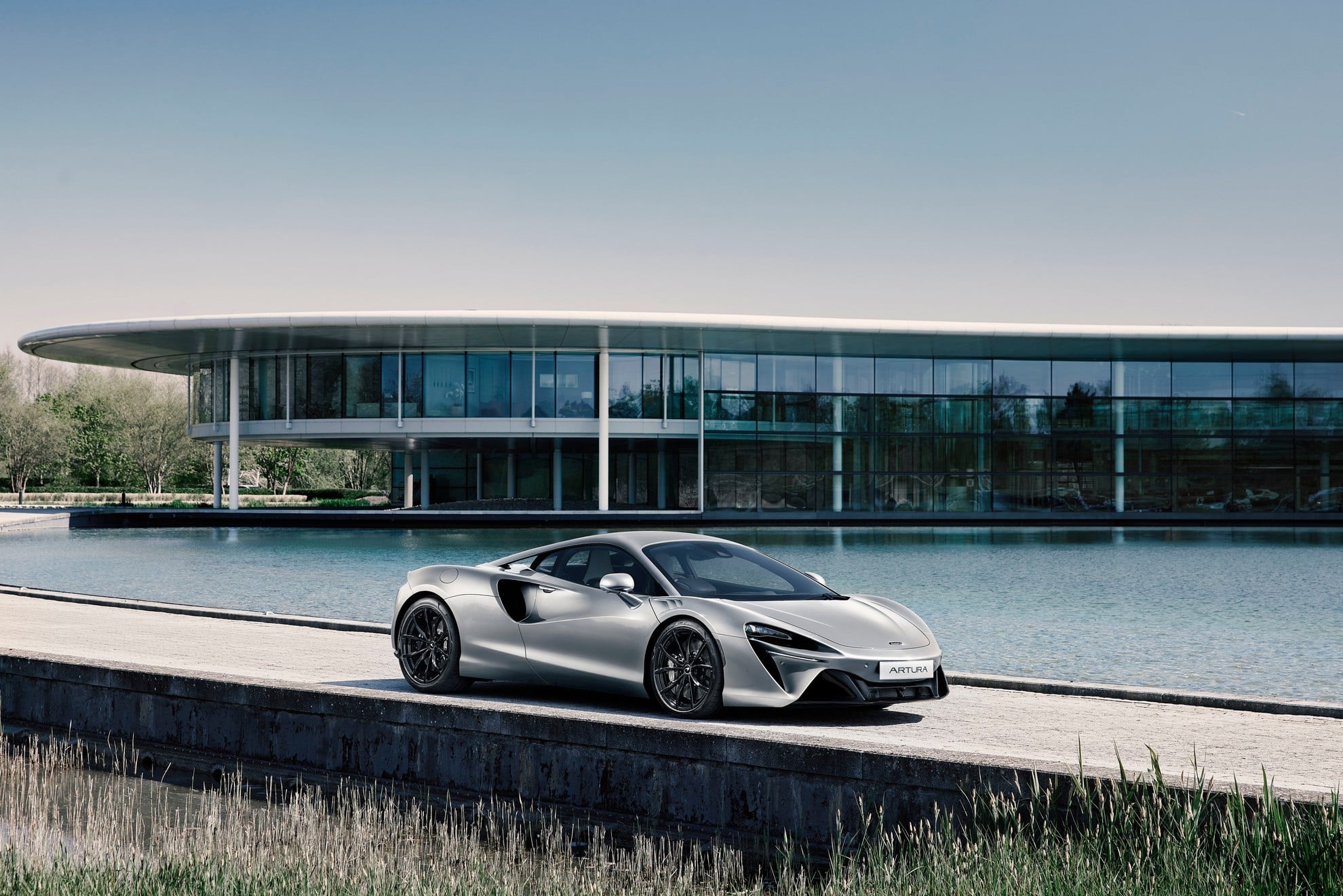 McLaren Artura in serie speciale per festeggiare la Regina Elisabetta