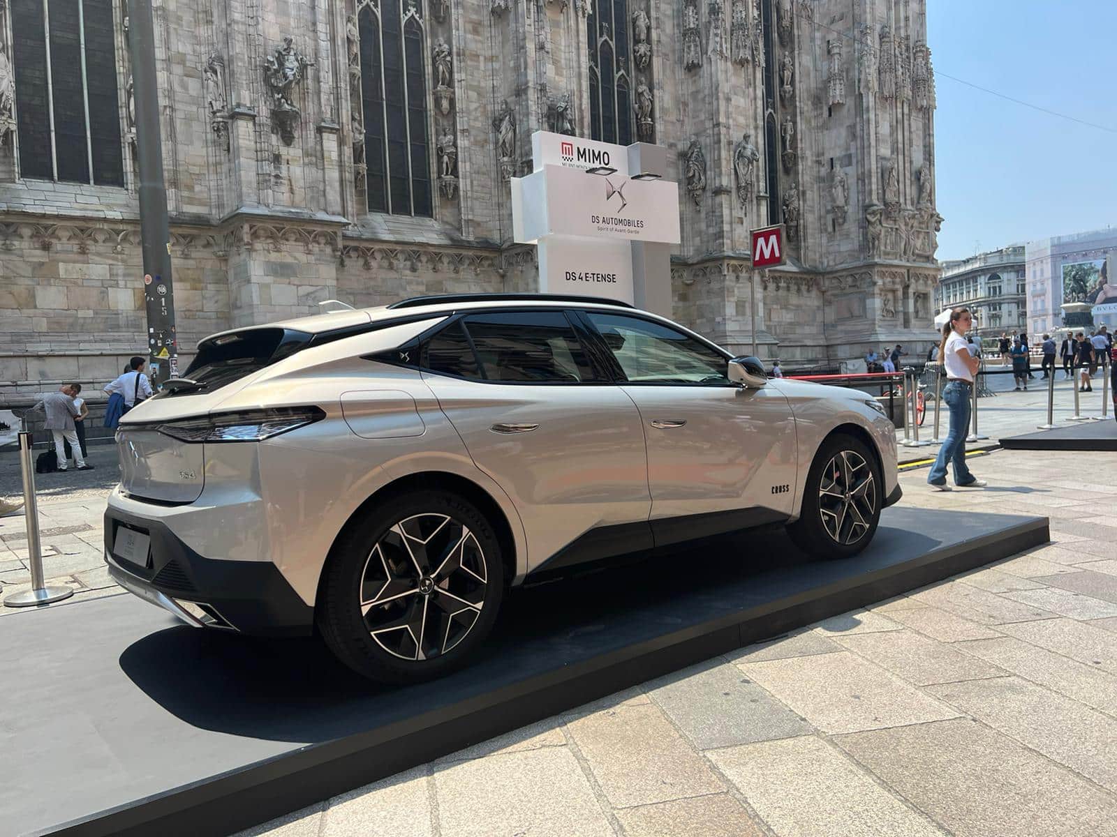 Eleganza e savoir faire al Mimo 2022 con la nuova DS 4 E-Tense