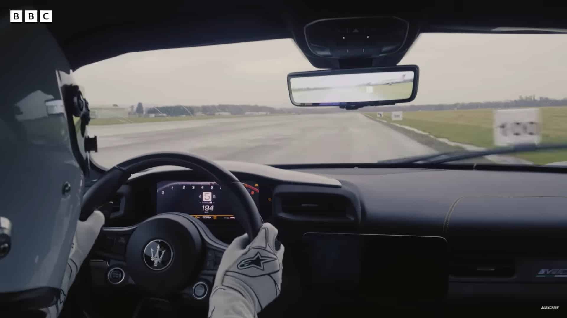 Stig ha testato la Maserati MC20: la prova sul bagnato senza controlli [VIDEO]