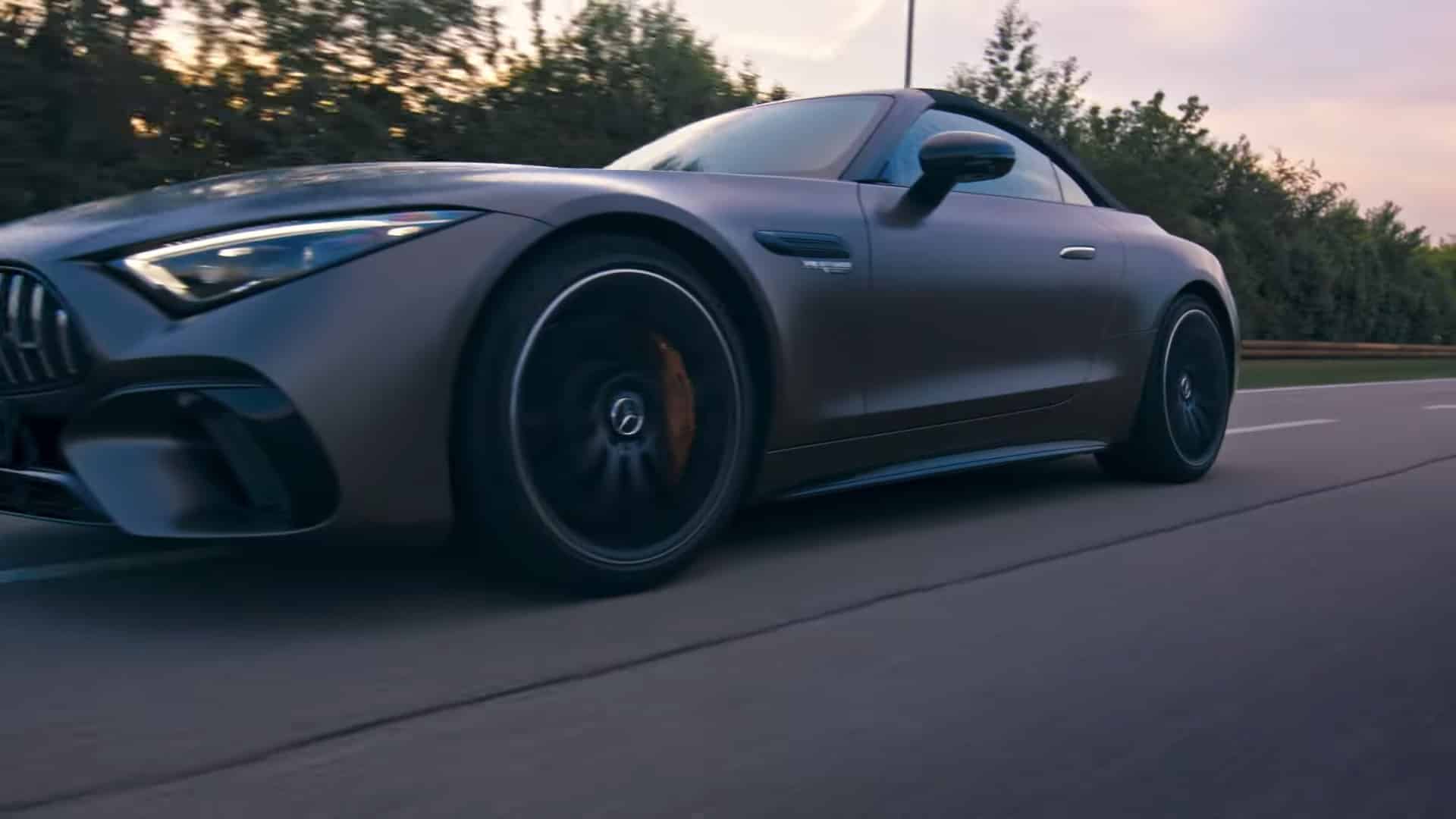 Del Piero al volante della Mercedes-AMG SL per un’intervista particolare