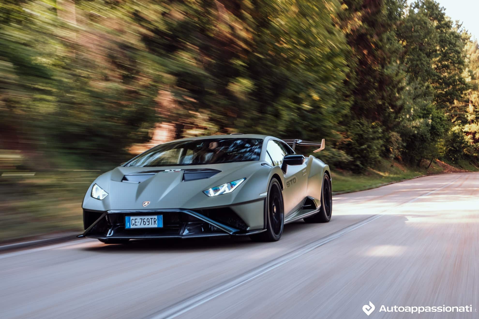 Lamborghini Huracan STO: prezzo, interni, motore, prova su strada