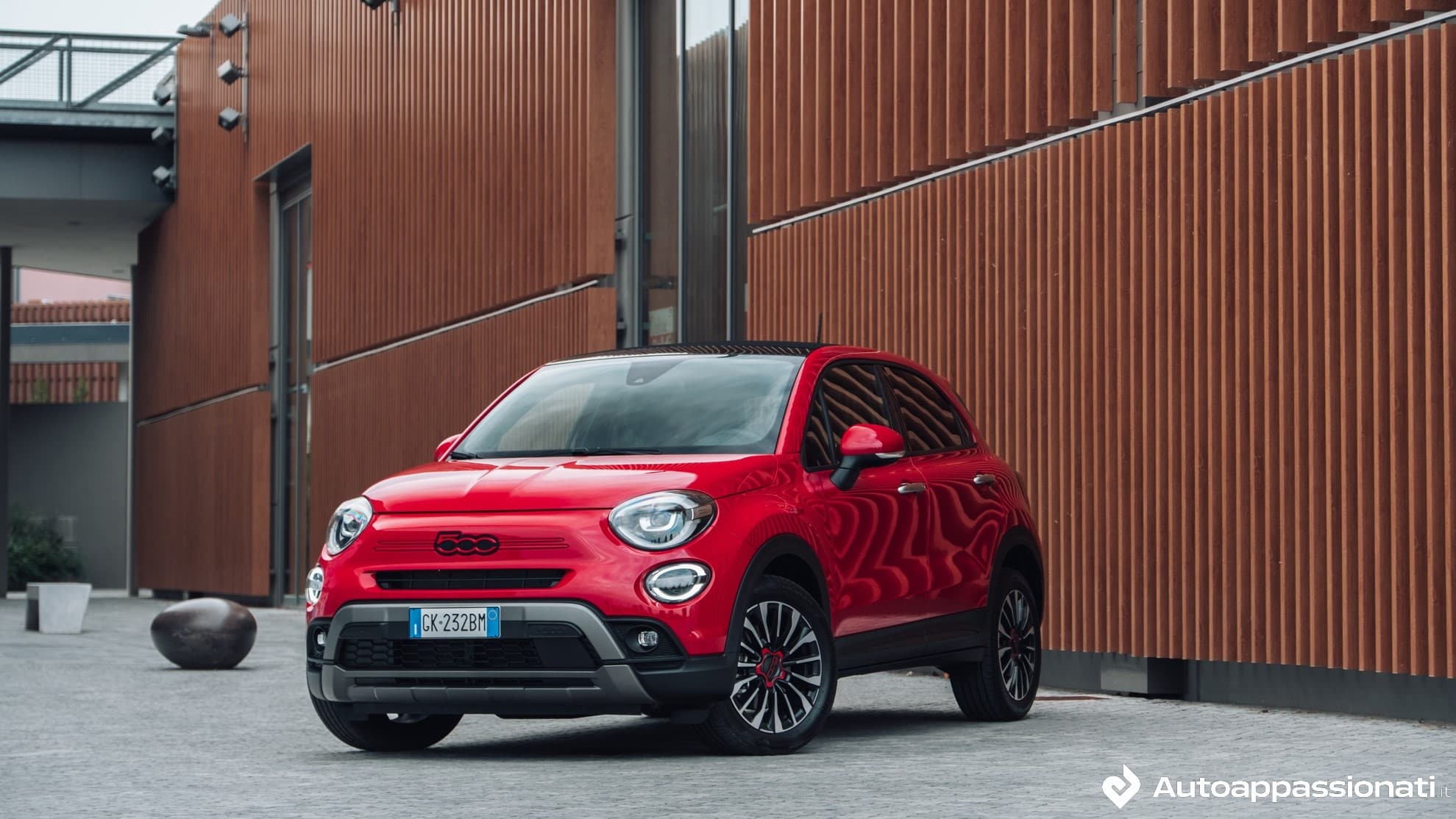 Fiat 500X Hybrid 2022: prezzo, prova su strada, interni, consumi