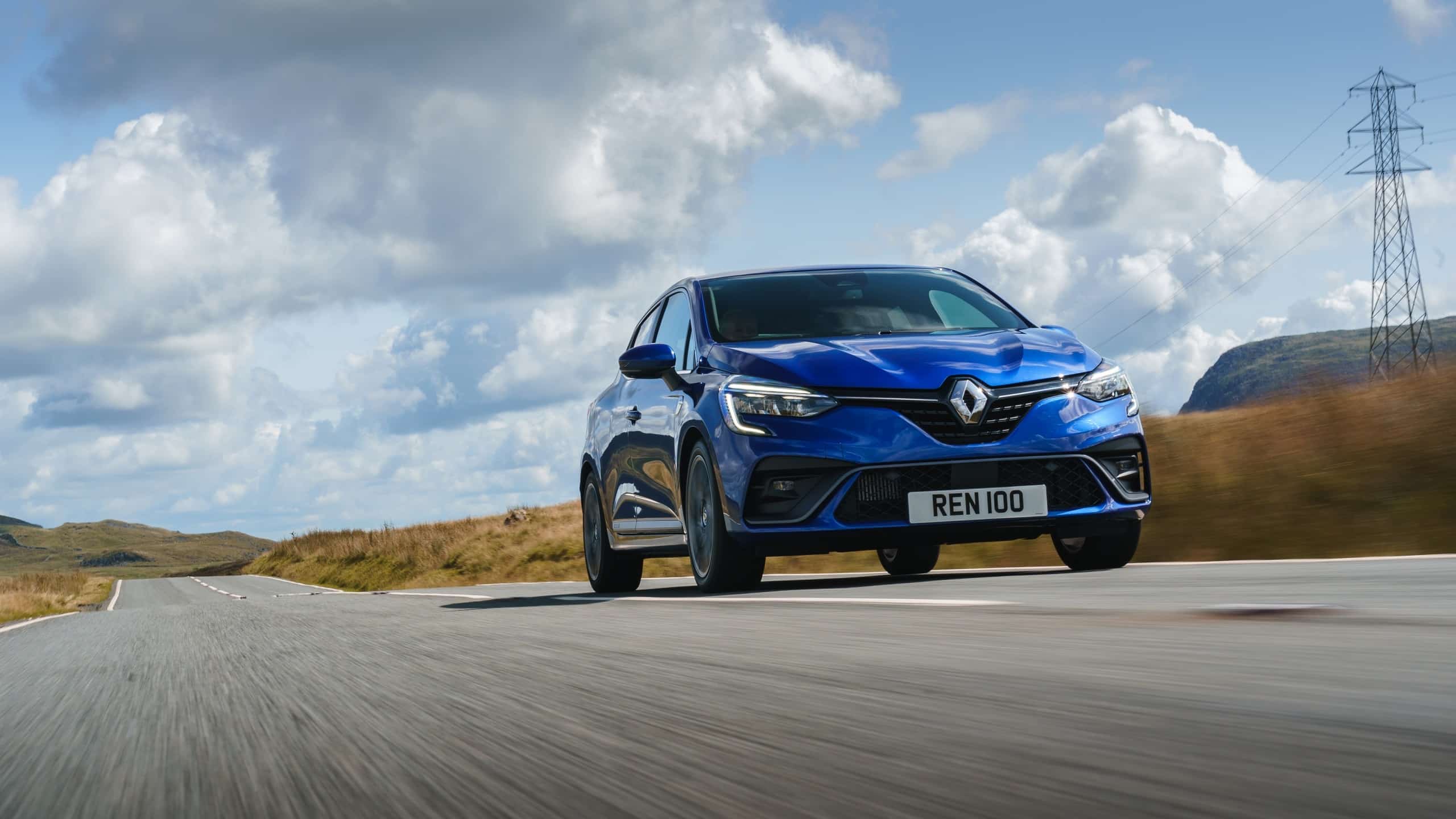 Renault-Clio-E-Tech-Hybrid-blu