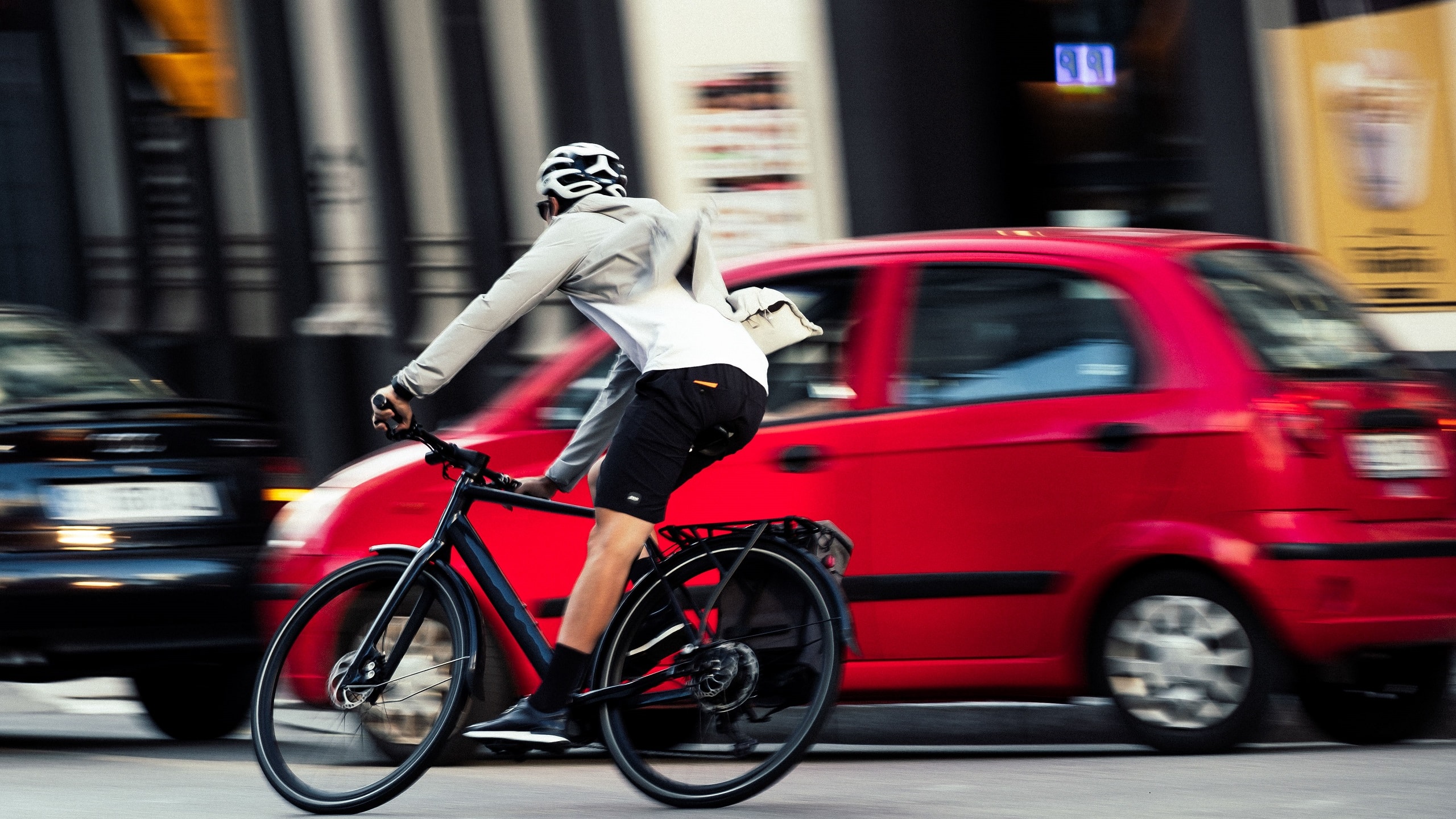 “Rottama l’auto per una eBike e ti diamo 4.000 euro”: la Francia e il piano anti-auto