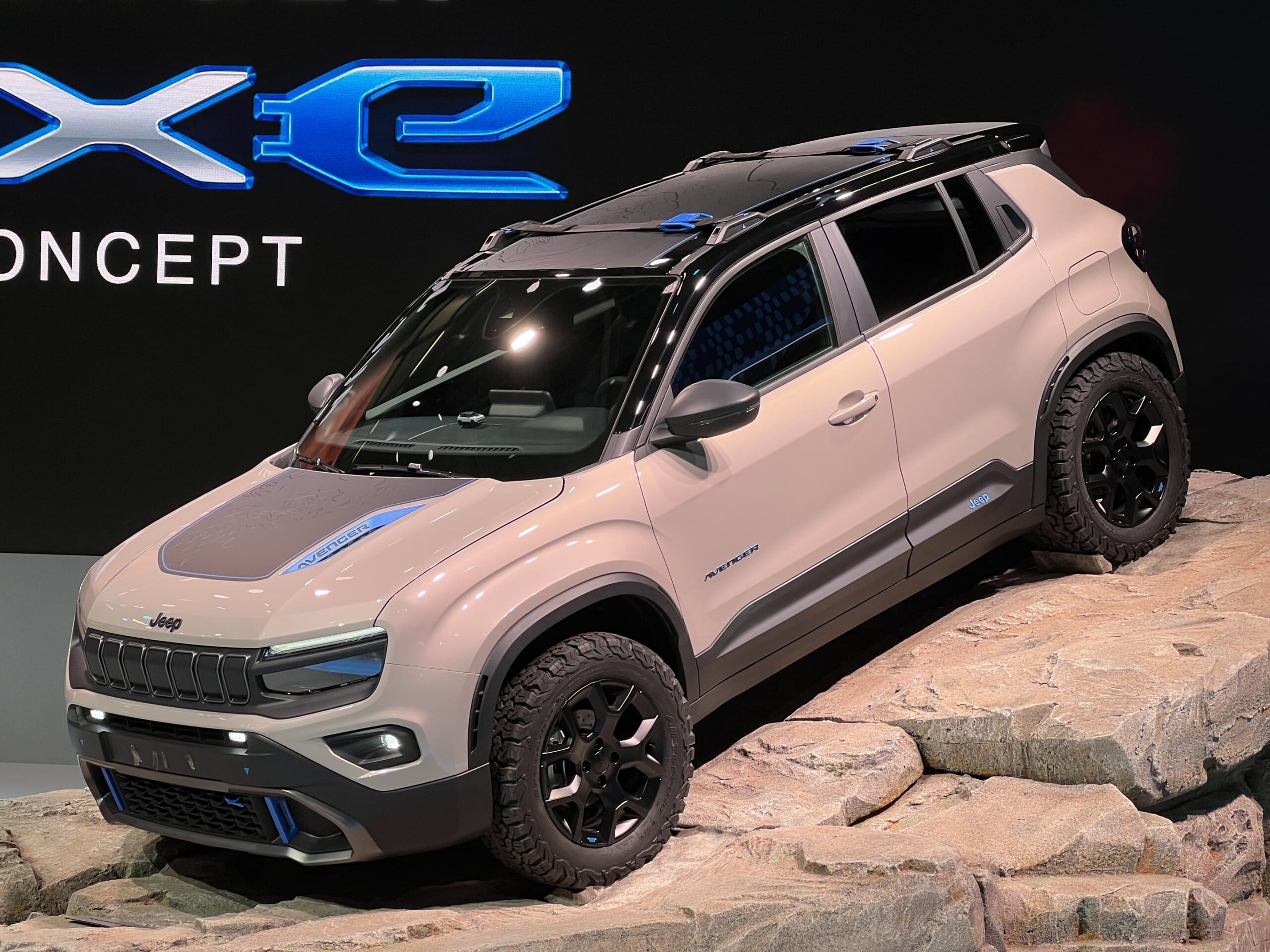 Jeep Avenger 4×4 Concept: il fuoristrada elettrificato, con personalità