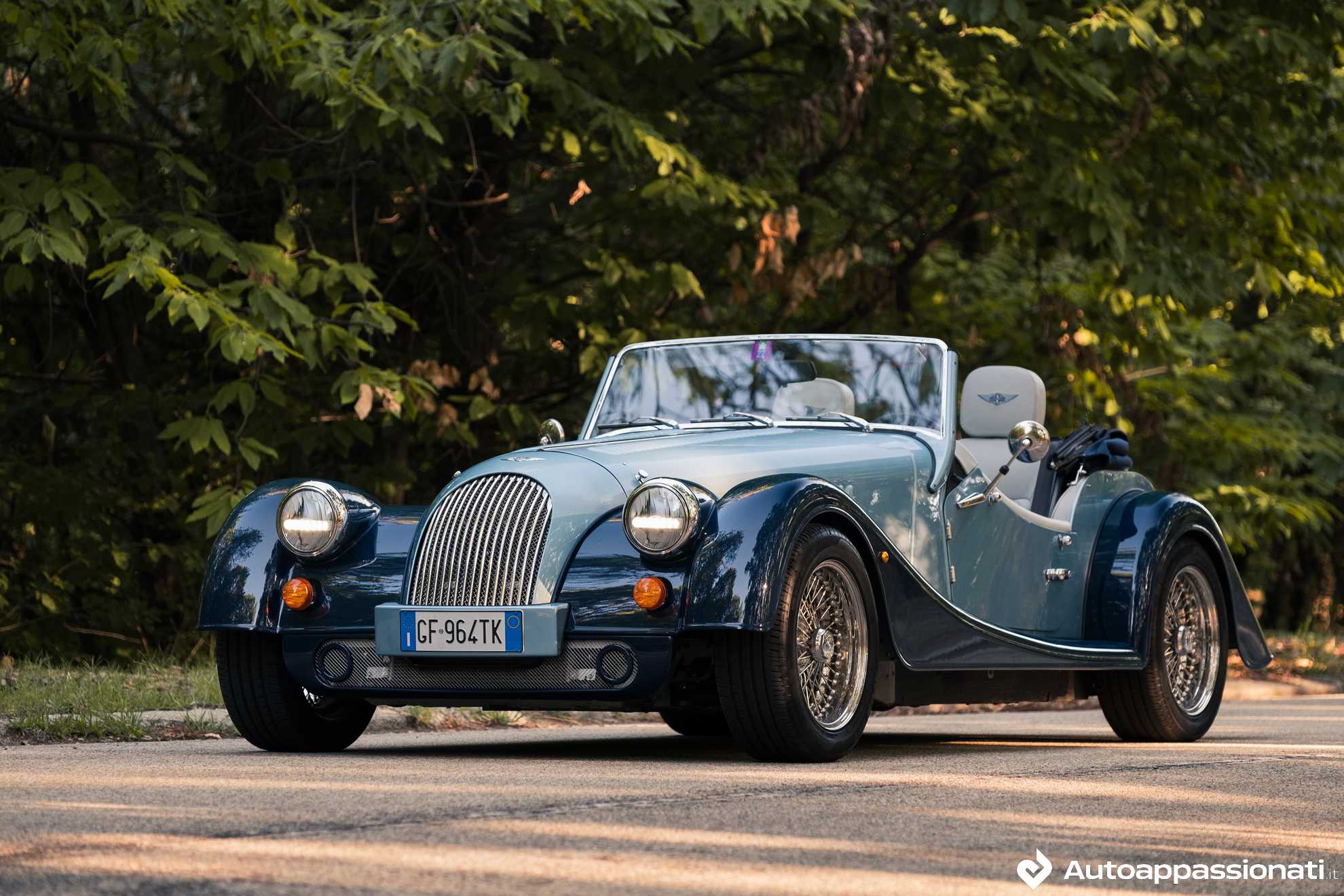 Morgan Plus Four: prova su strada, dimensioni, interni, motore, prezzi