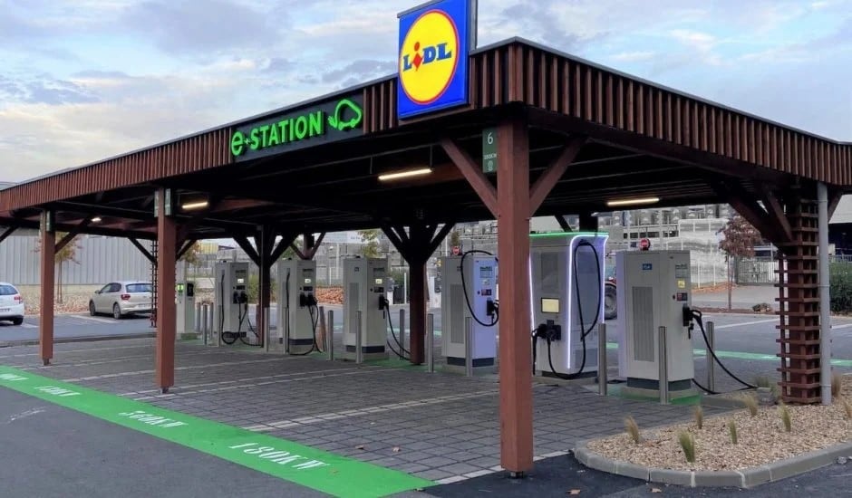 Tariffe ricarica auto elettrica: in Francia LIDL va controcorrente