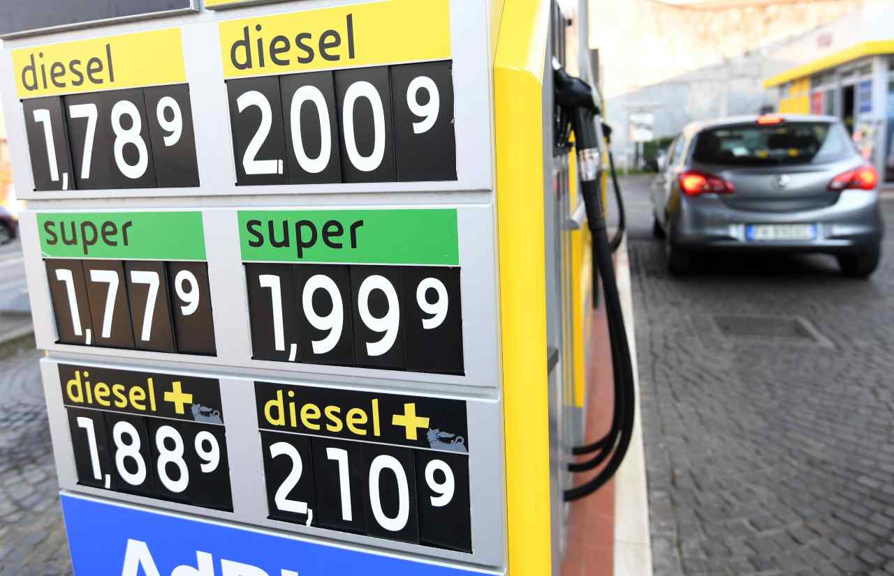 Prezzo benzina e Diesel: dal 1 dicembre 2022 nuovi aumenti