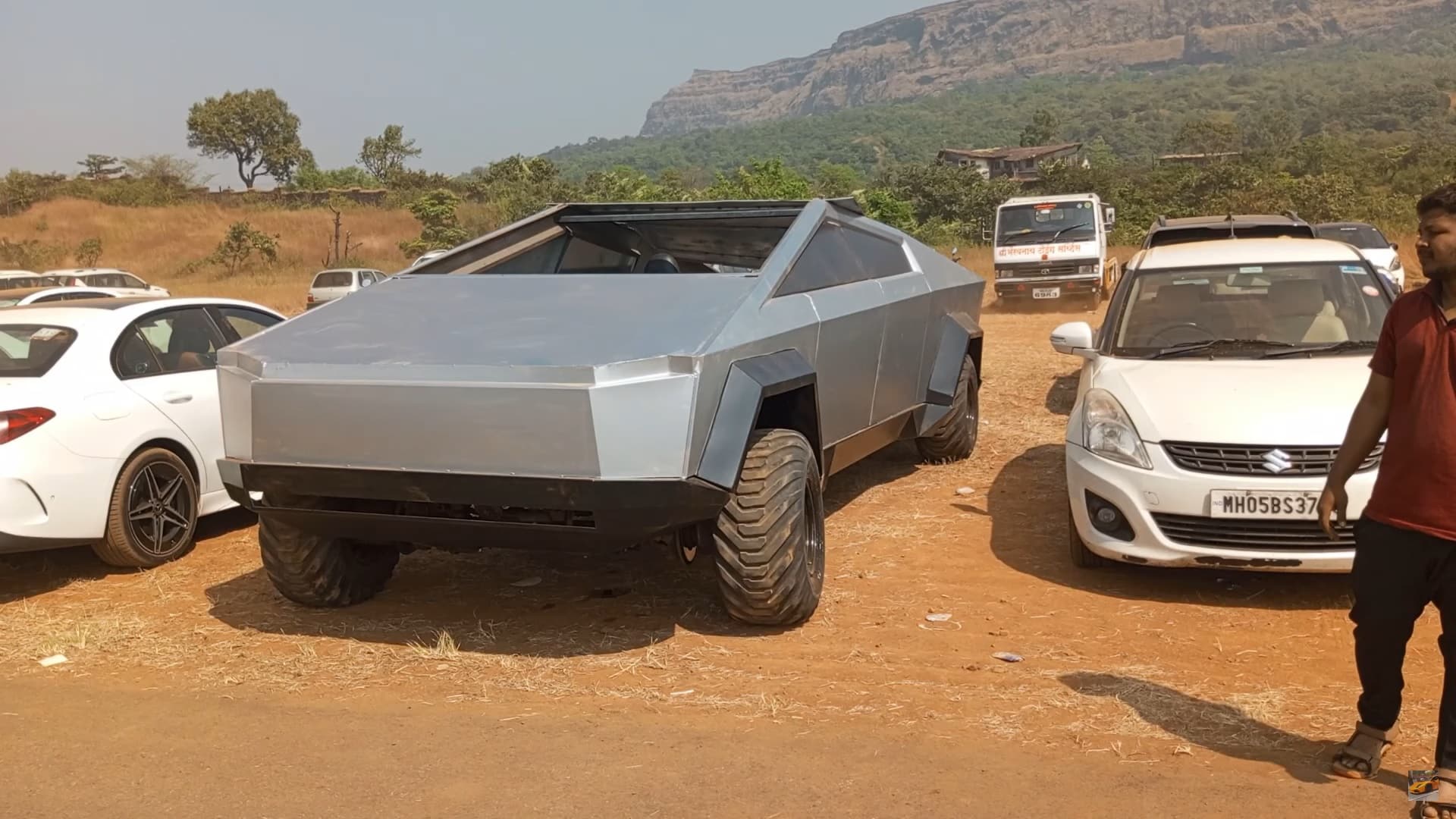 tesla cybertruck indiano