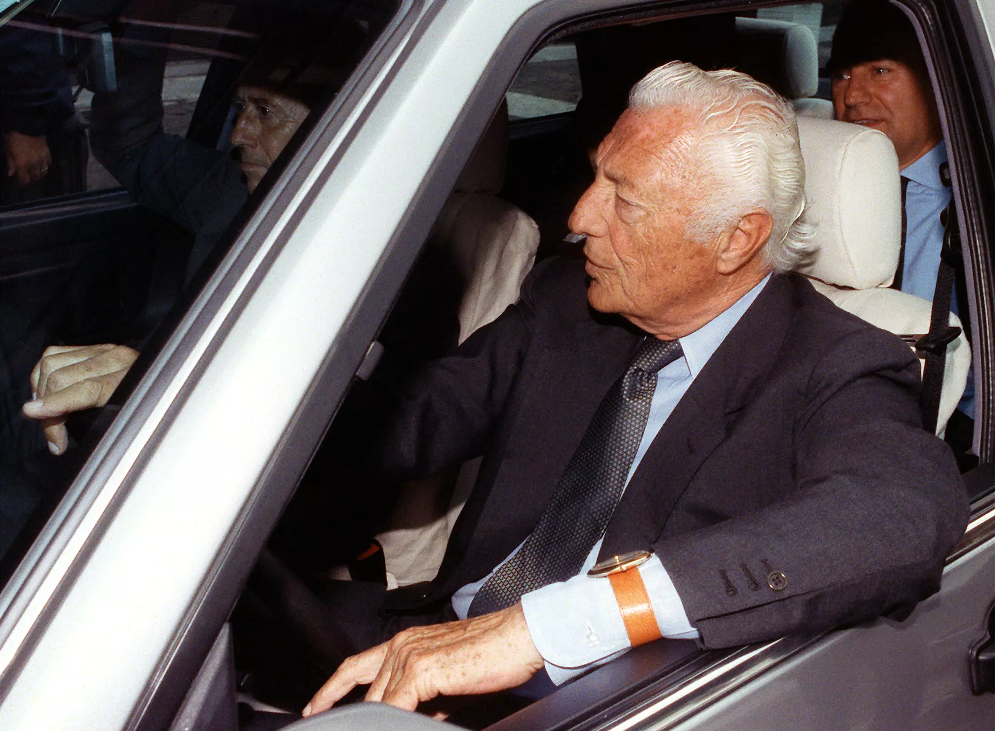 Vent’anni fa l’addio all’Avvocato Agnelli: la sua vita e le sue auto