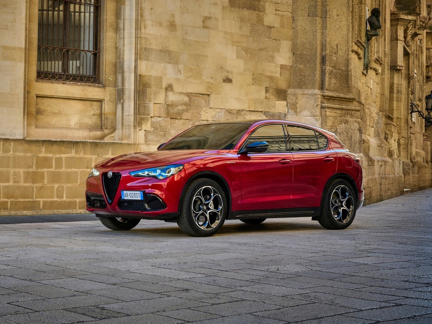 alfa romeo stelvio 2023