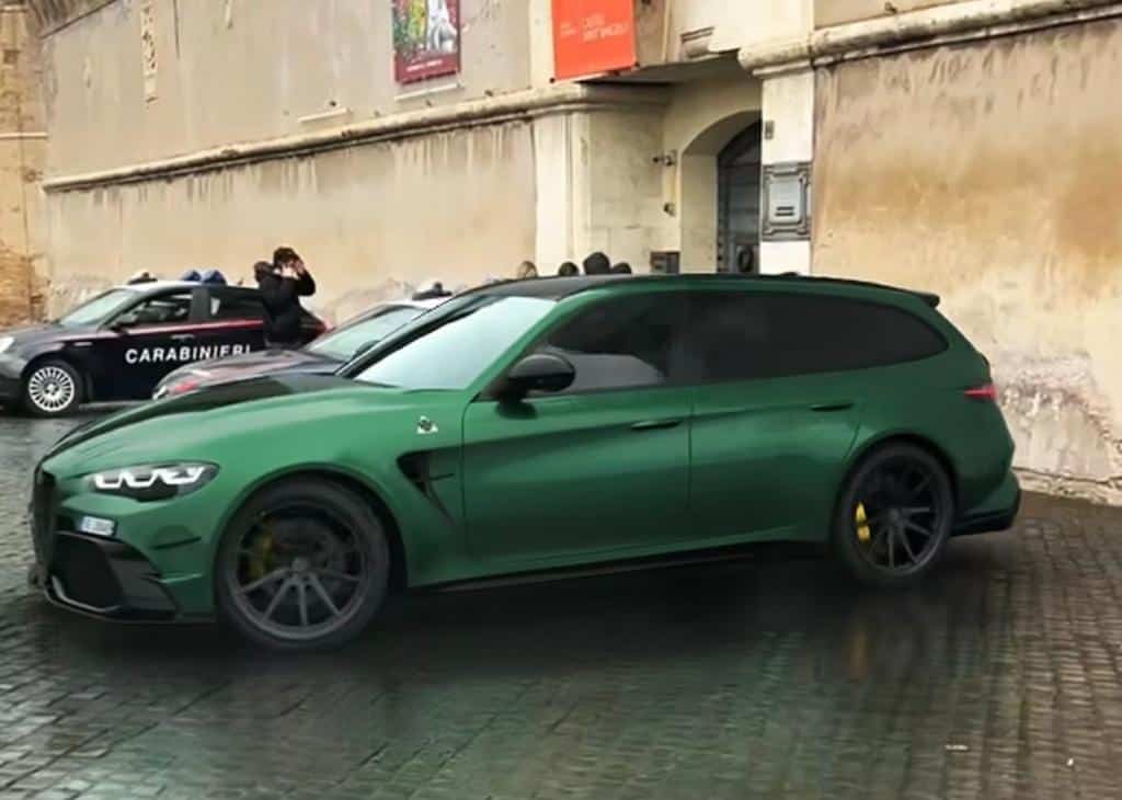 Il VIDEO della Giulia Station Wagon che parcheggia: qualcosa non quadra