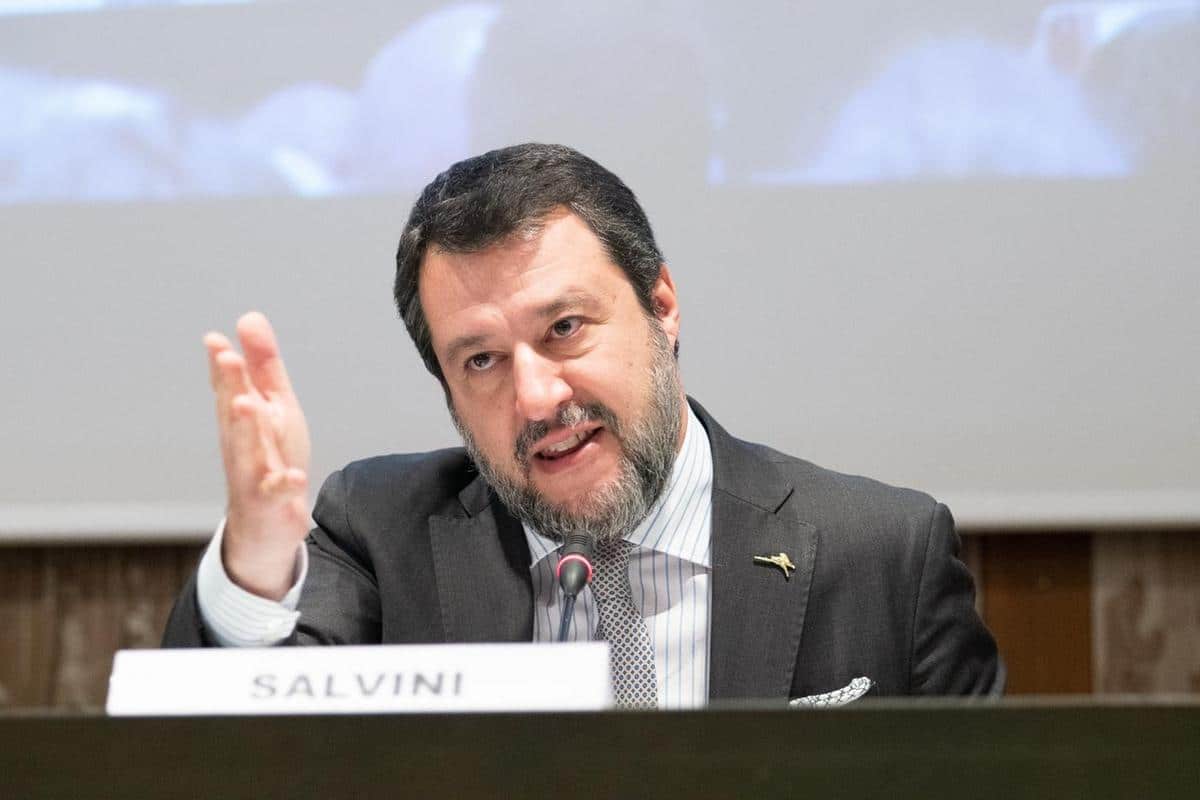 Nuovi limiti di velocità in autostrada? Salvini: “Ci stiamo pensando”