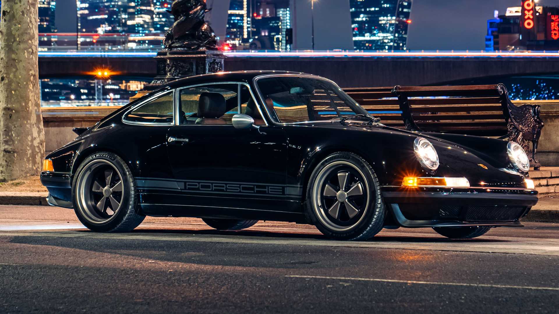 Sapete quanto costa una Porsche 911 tutta in carbonio?